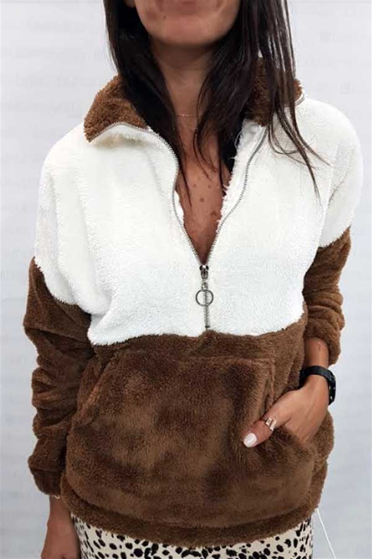 Kanguru Cepli Fermuarlı İki Renk Krem Peluş Sweat