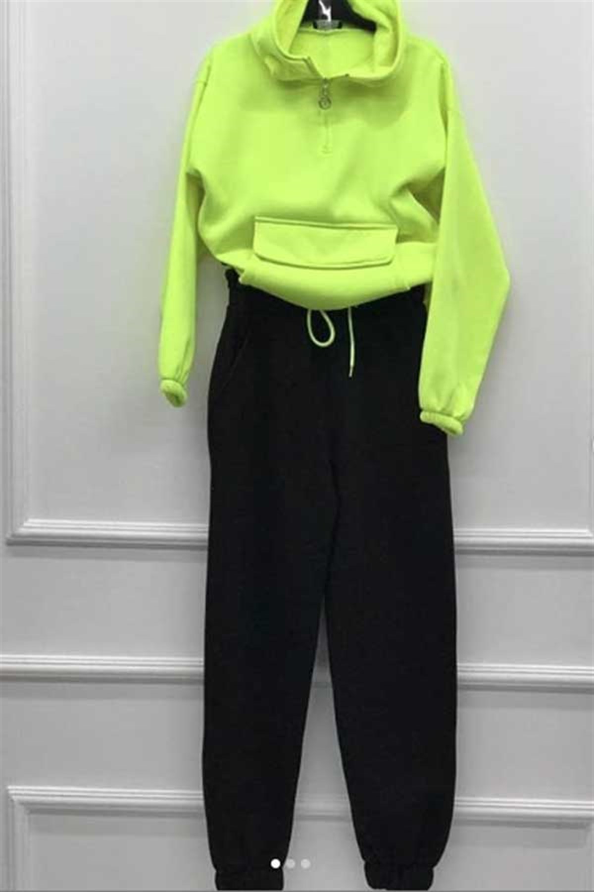 Kanguru Cepli Kapşonlu Neon Sweatshirt