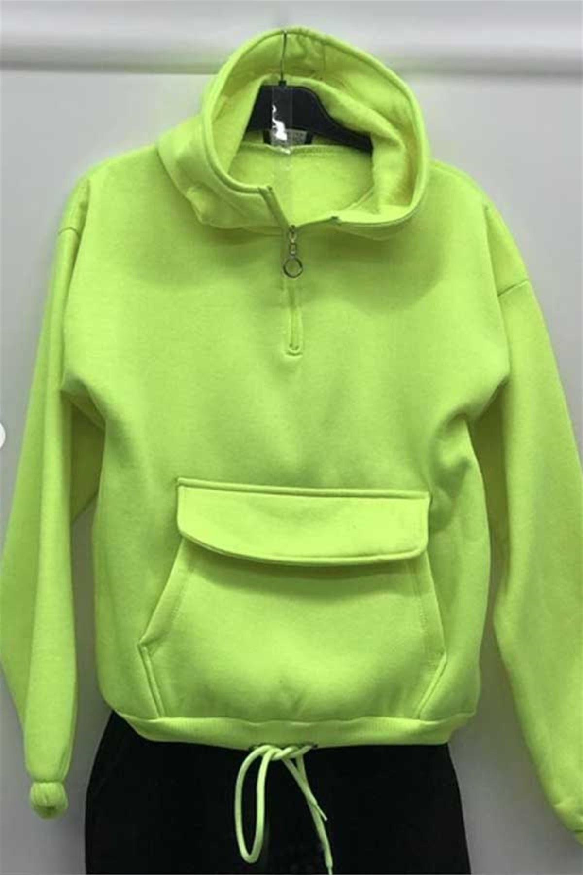 Kanguru Cepli Kapşonlu Neon Sweatshirt