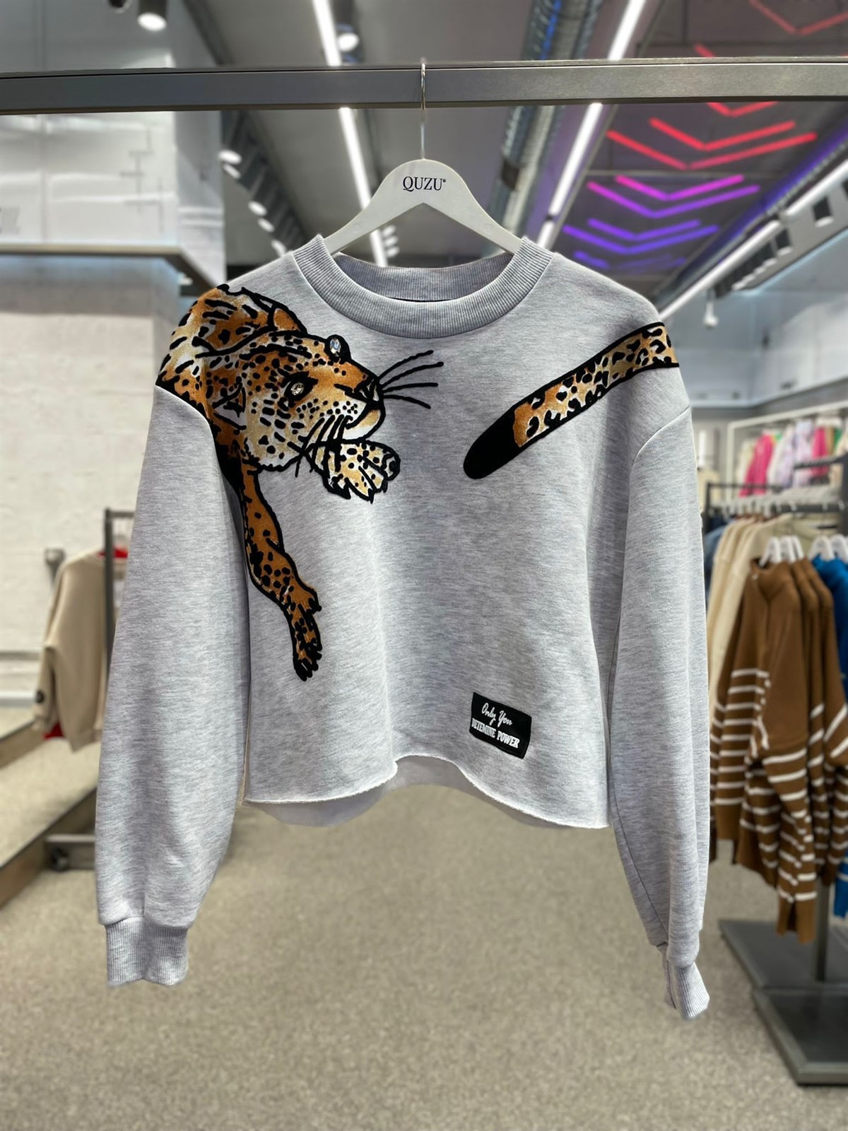 Kaplan Baskılı Crop SweatshirtSWEATSHİRT