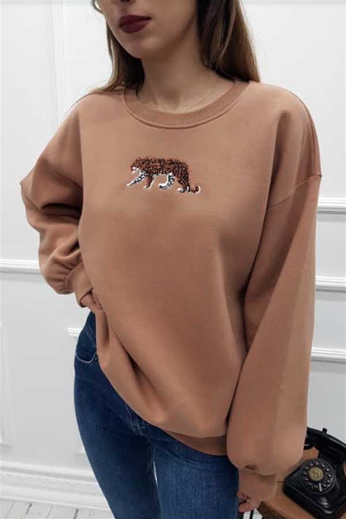Kaplan Nakışlı Sweatshirt