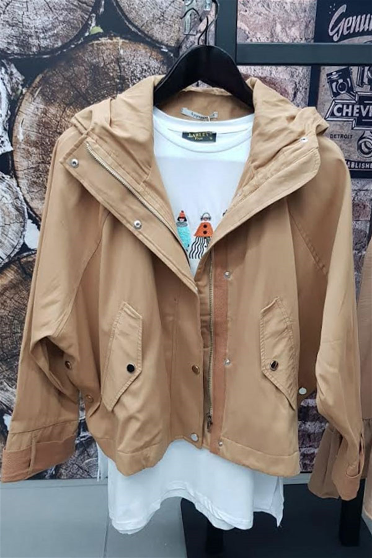 Kapşonlu Reglan Kol Camel Mont