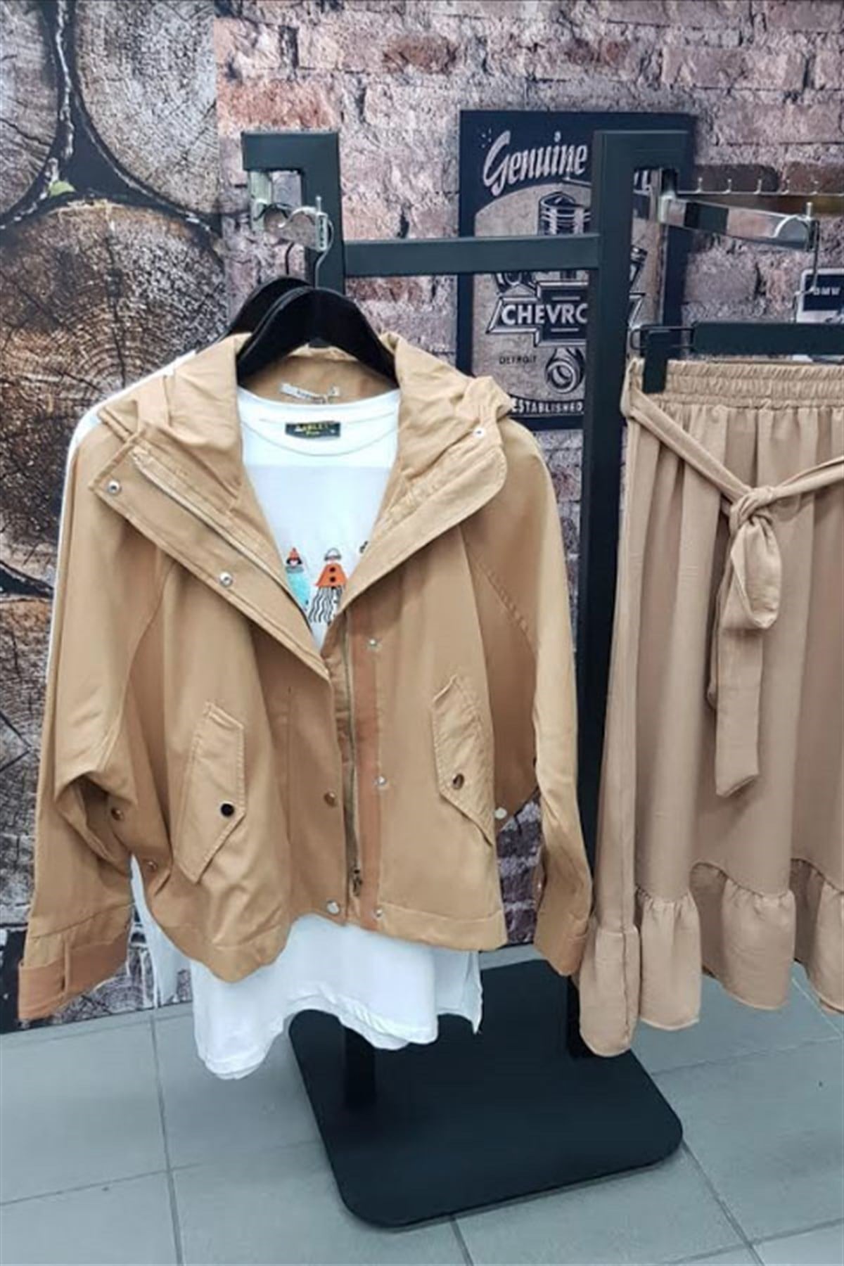 Kapşonlu Reglan Kol Camel Mont