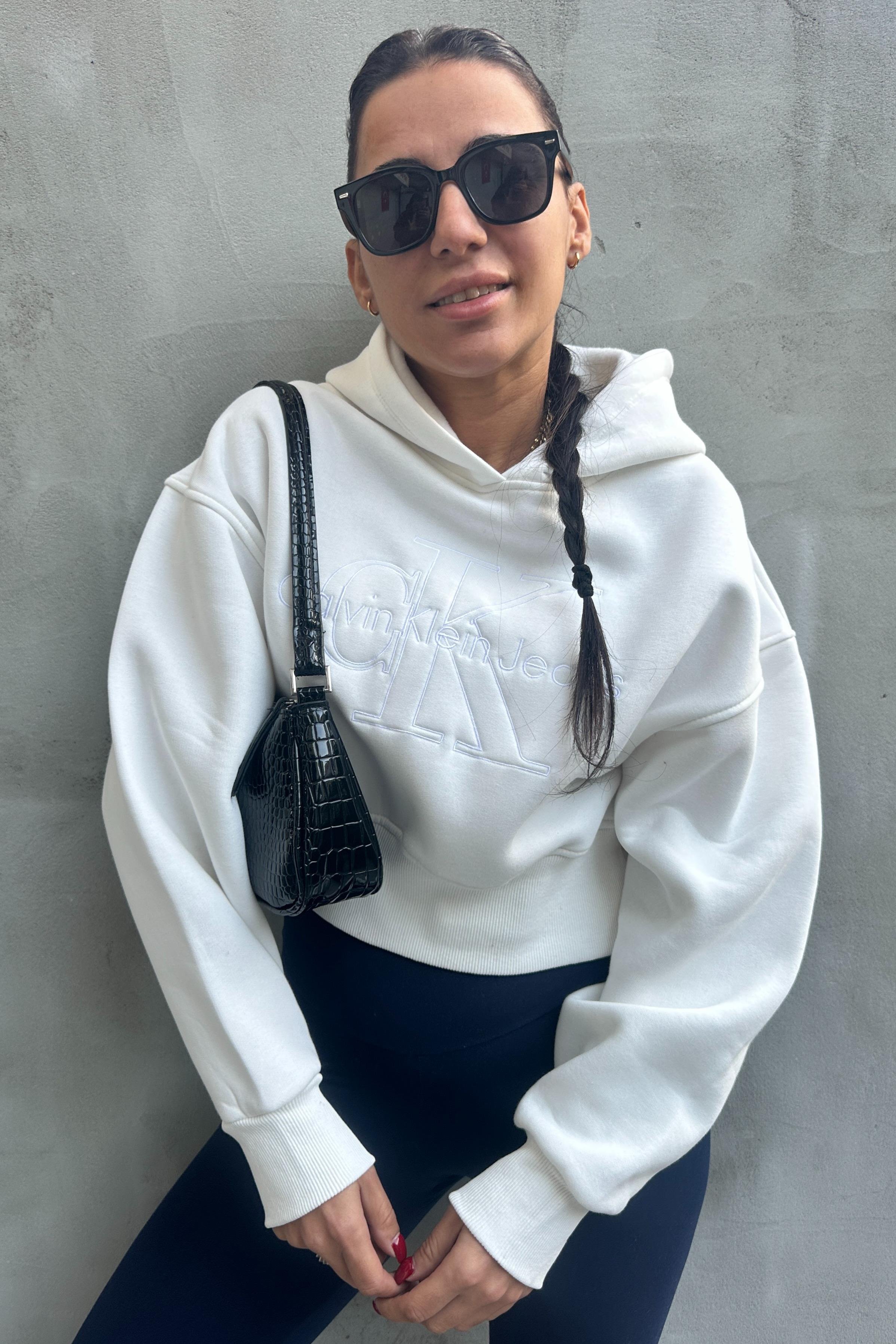 Kapüşonlu Kabartma Baskılı Beyaz SweatshirtSWEATSHİRT