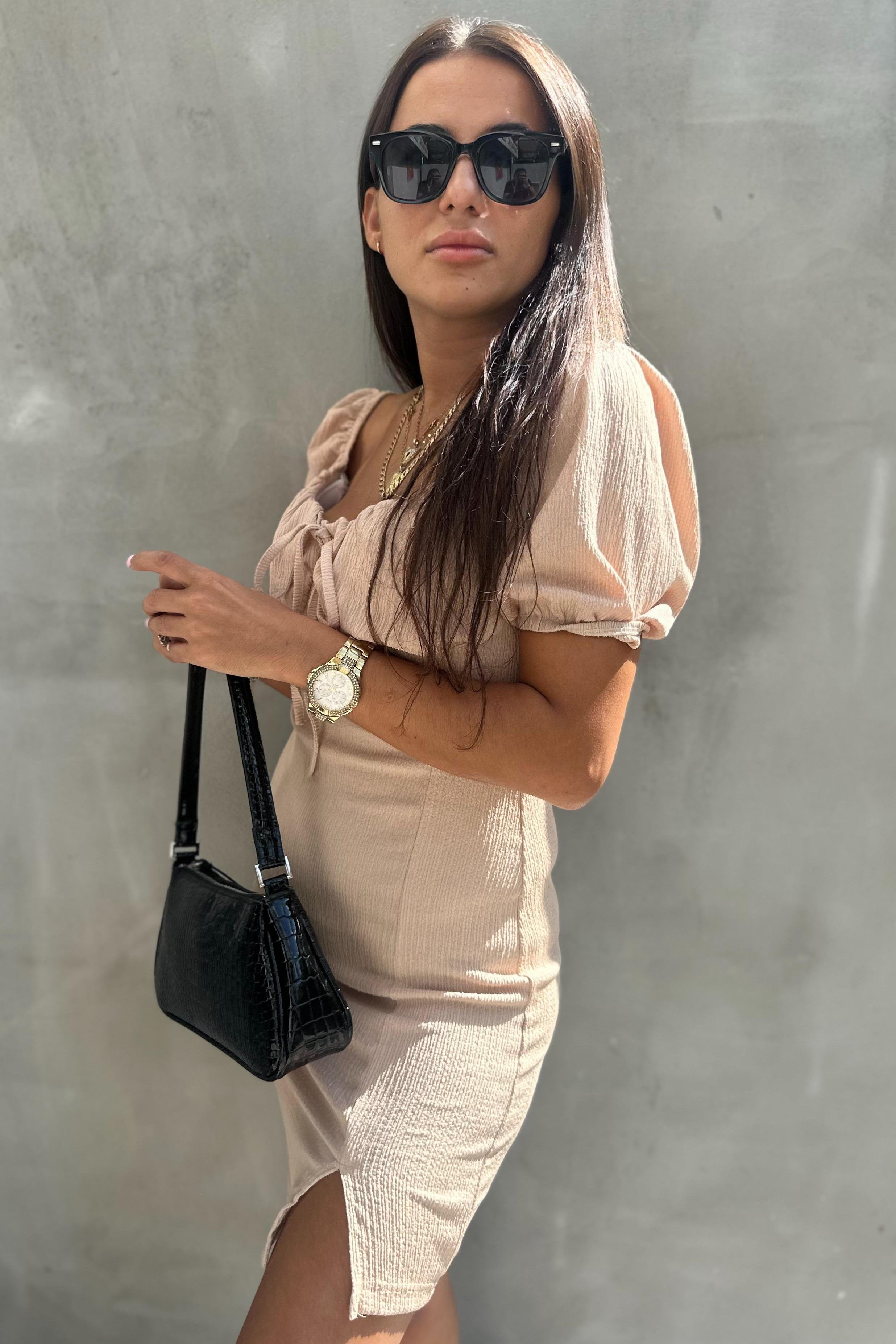 Kare Yaka Bürümcük Bej Mini ElbiseHer şey 250TL