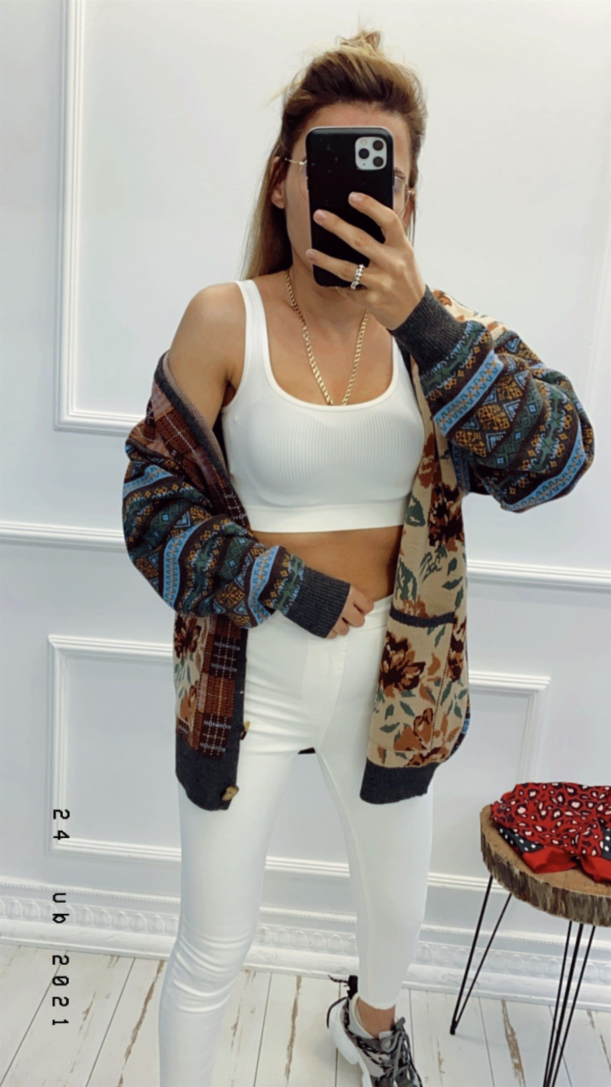 Kare Yaka Spor Crop