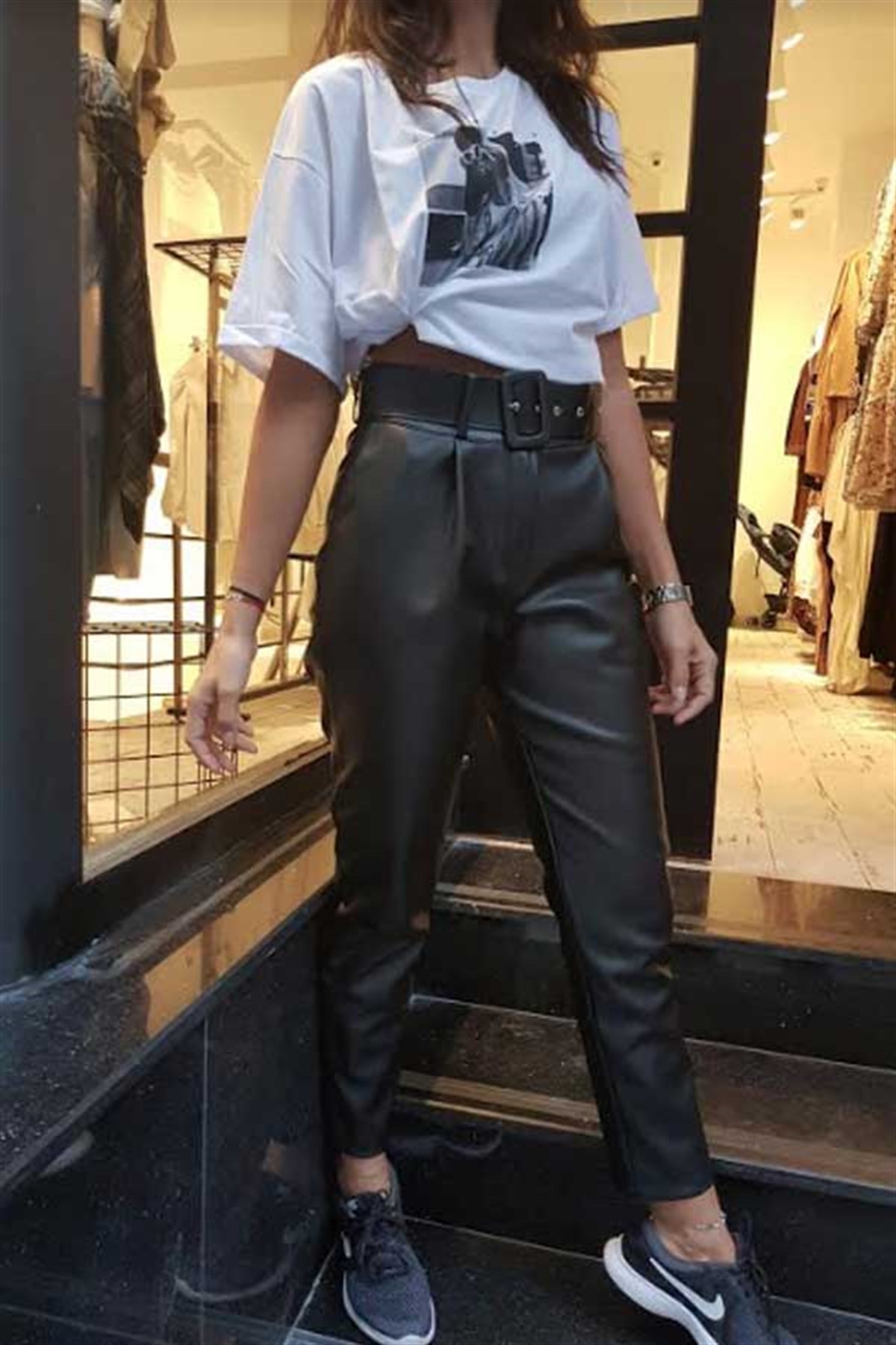 Kemerli Deri Havuç Pantalon