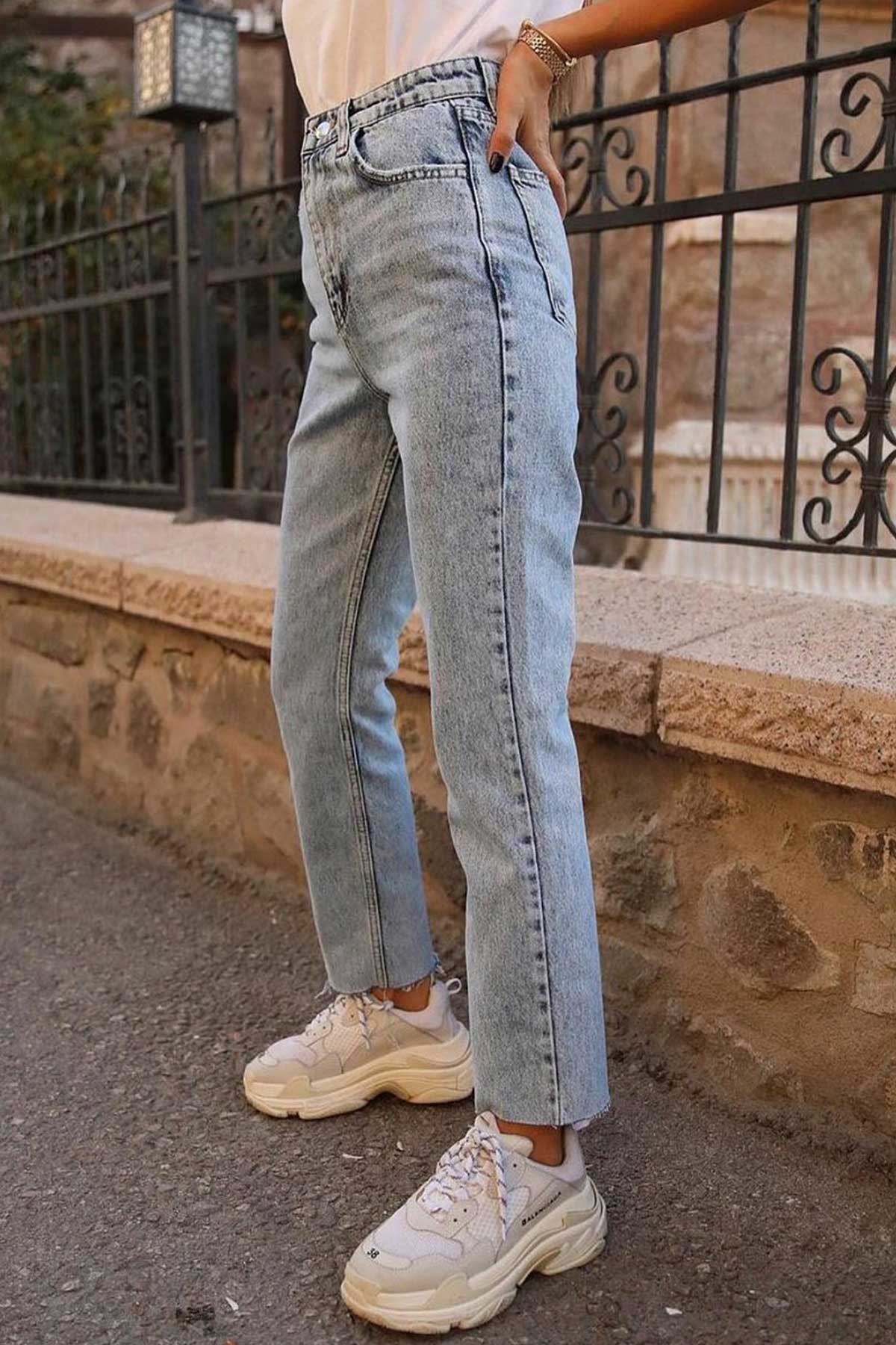 Kesik Flare Paçalı Jean