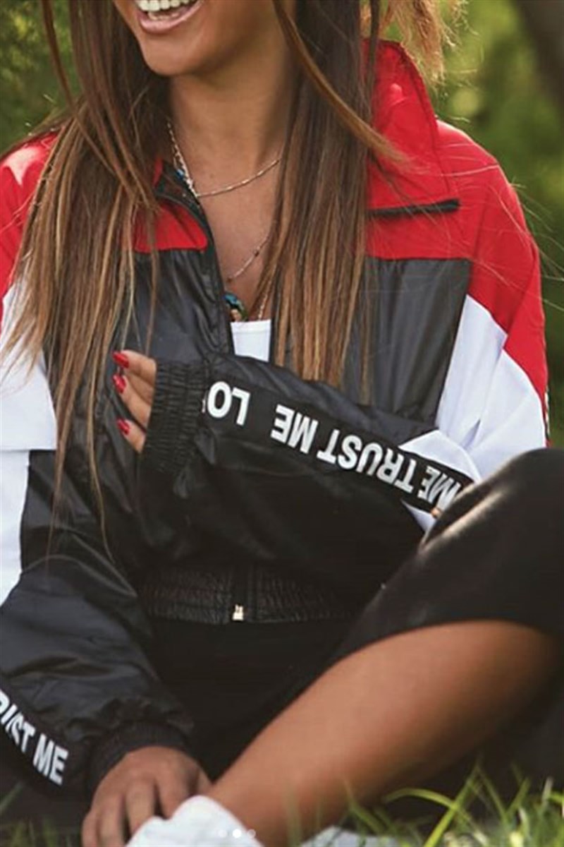 Kolu Şerit Yazılı Kısa Spor Ceket