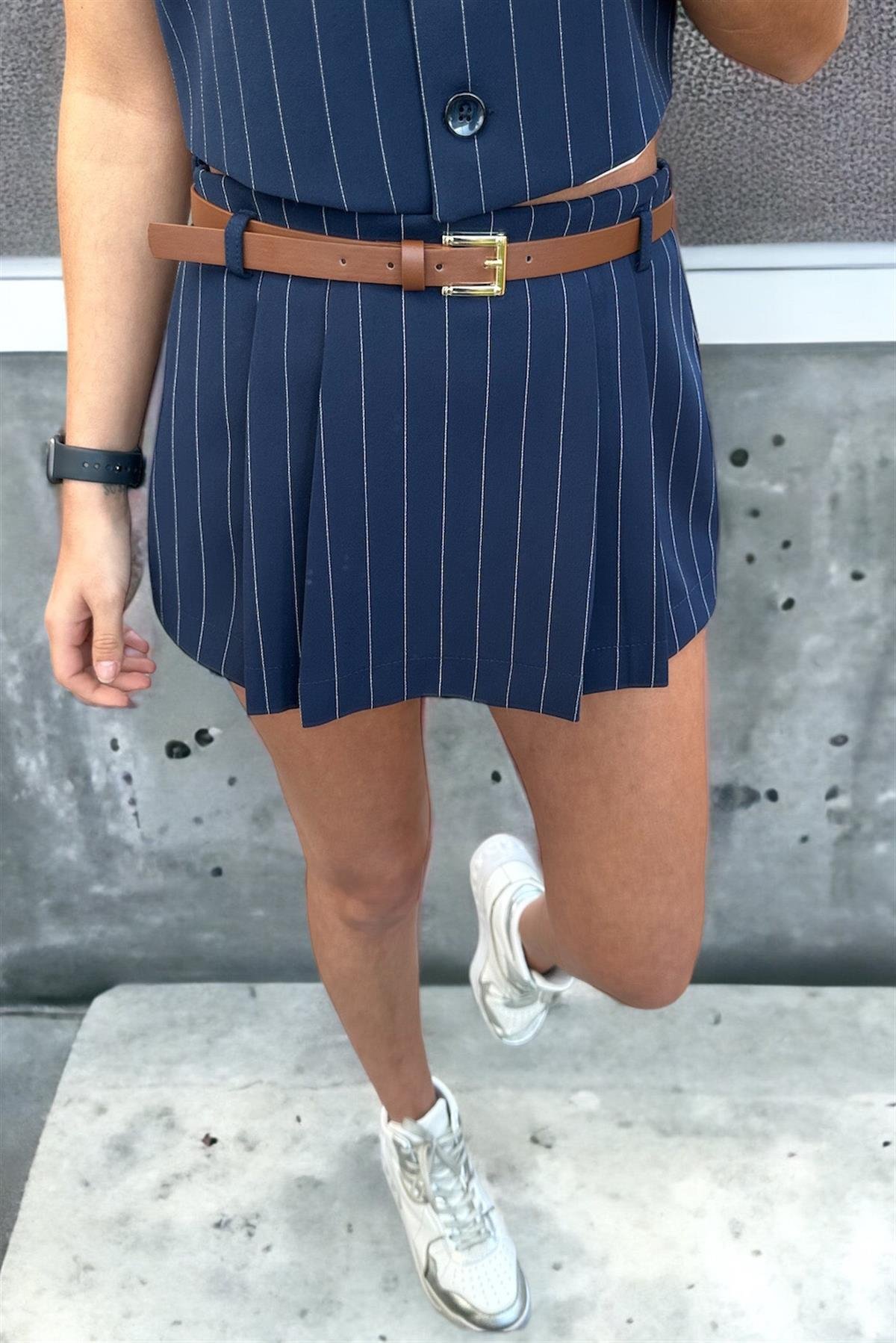 Lacivert Çizgili Kemerli Şort EtekETEK