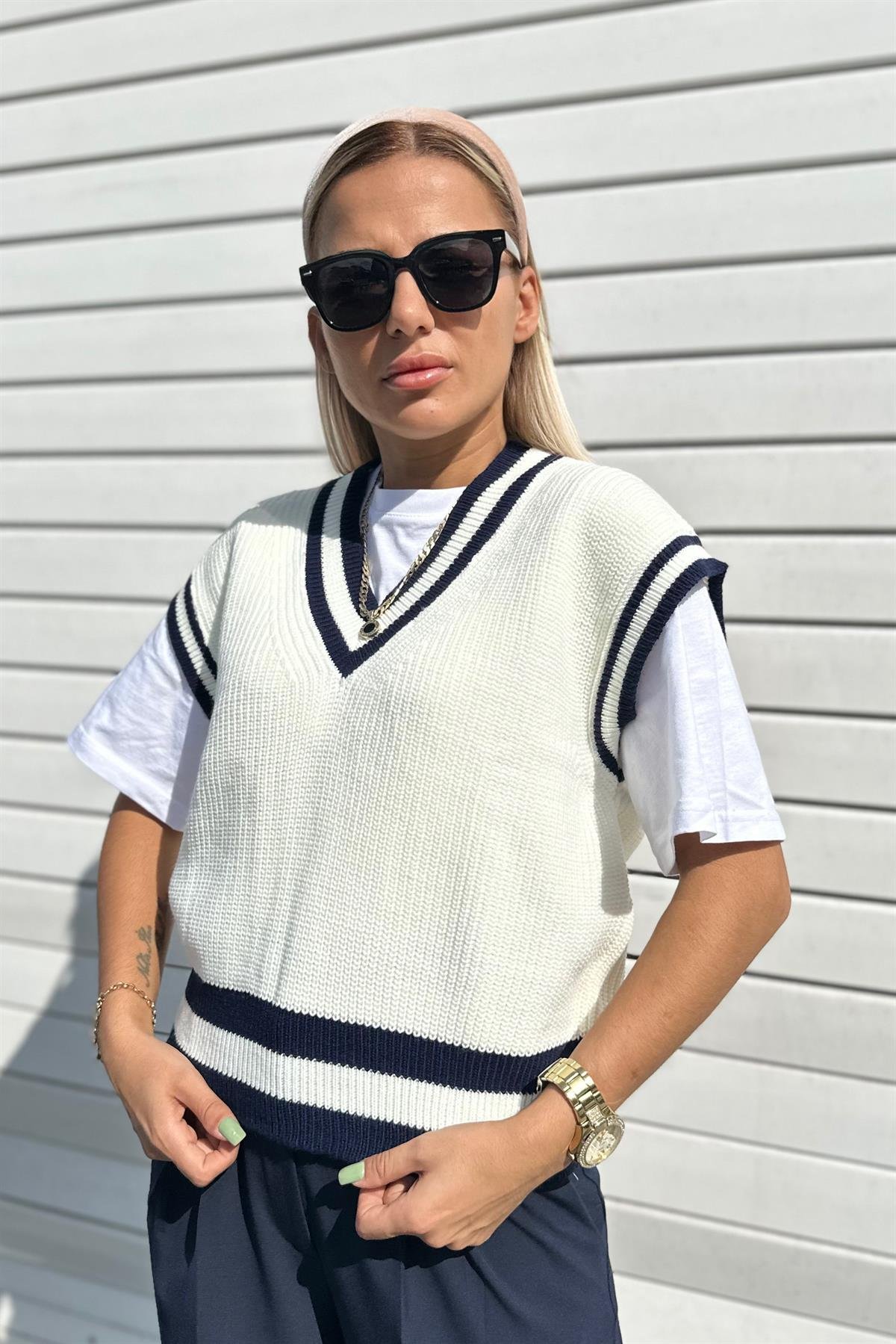 Lacivert Şeritli Ekru Süveter KAZAK