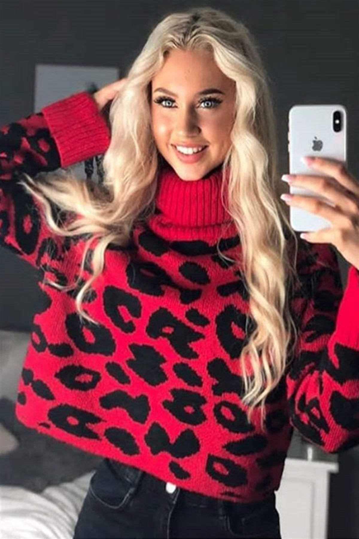 Leopar Desen Kırmızı Boğazlı Kazak