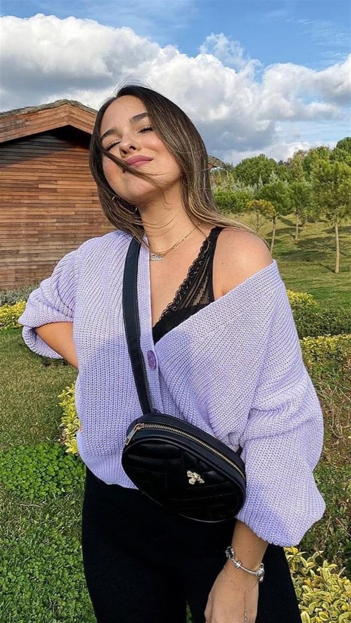 Lila Hırka