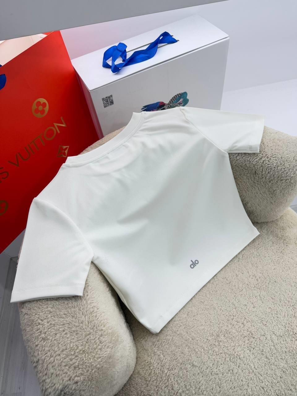 Logolu Beyaz CropYENİ GELENLER