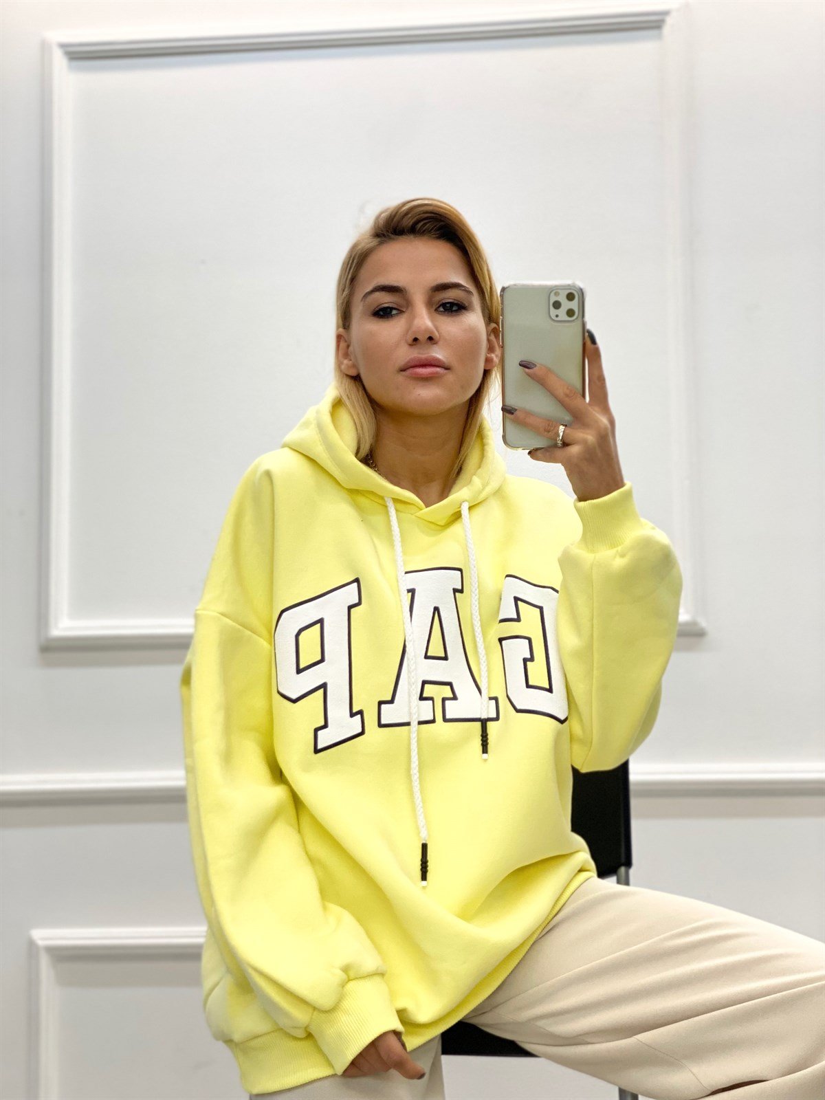 Logolu Kapüşonlu SwaetshirtSWEATSHİRT