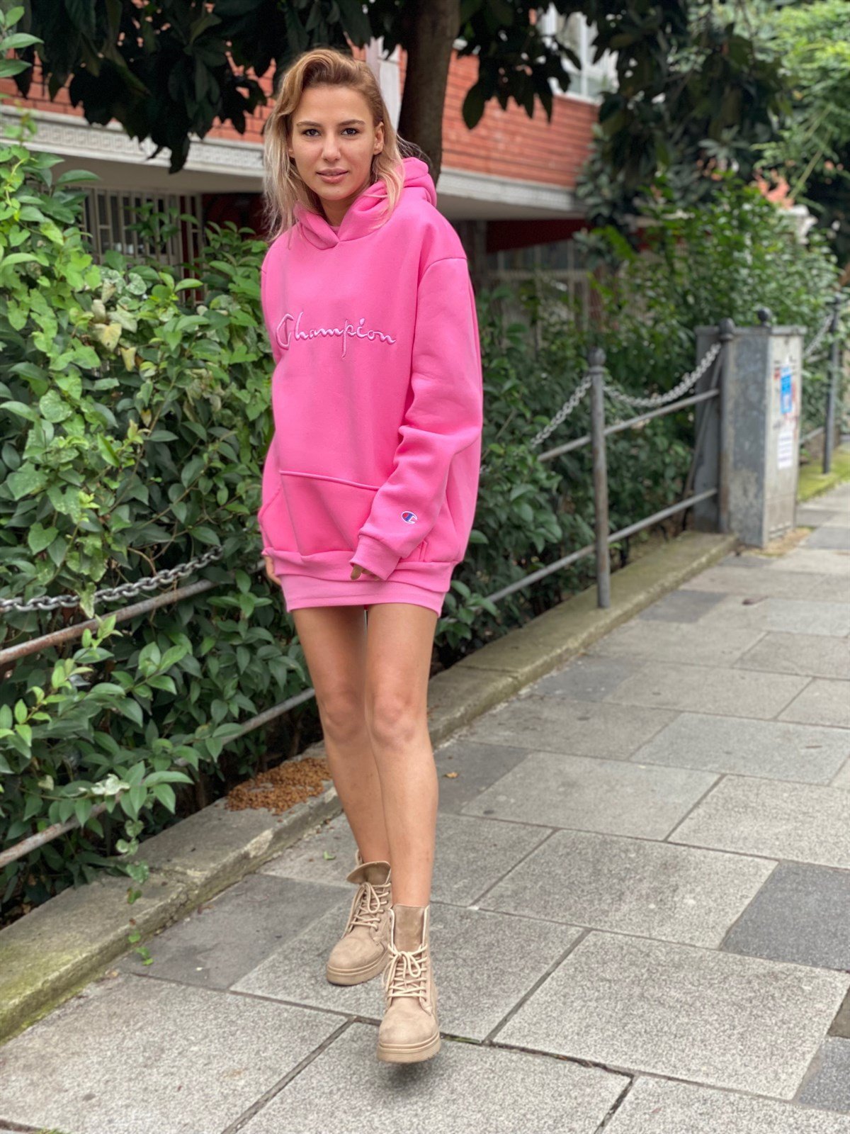 Logolu Pembe SweatSWEATSHİRT