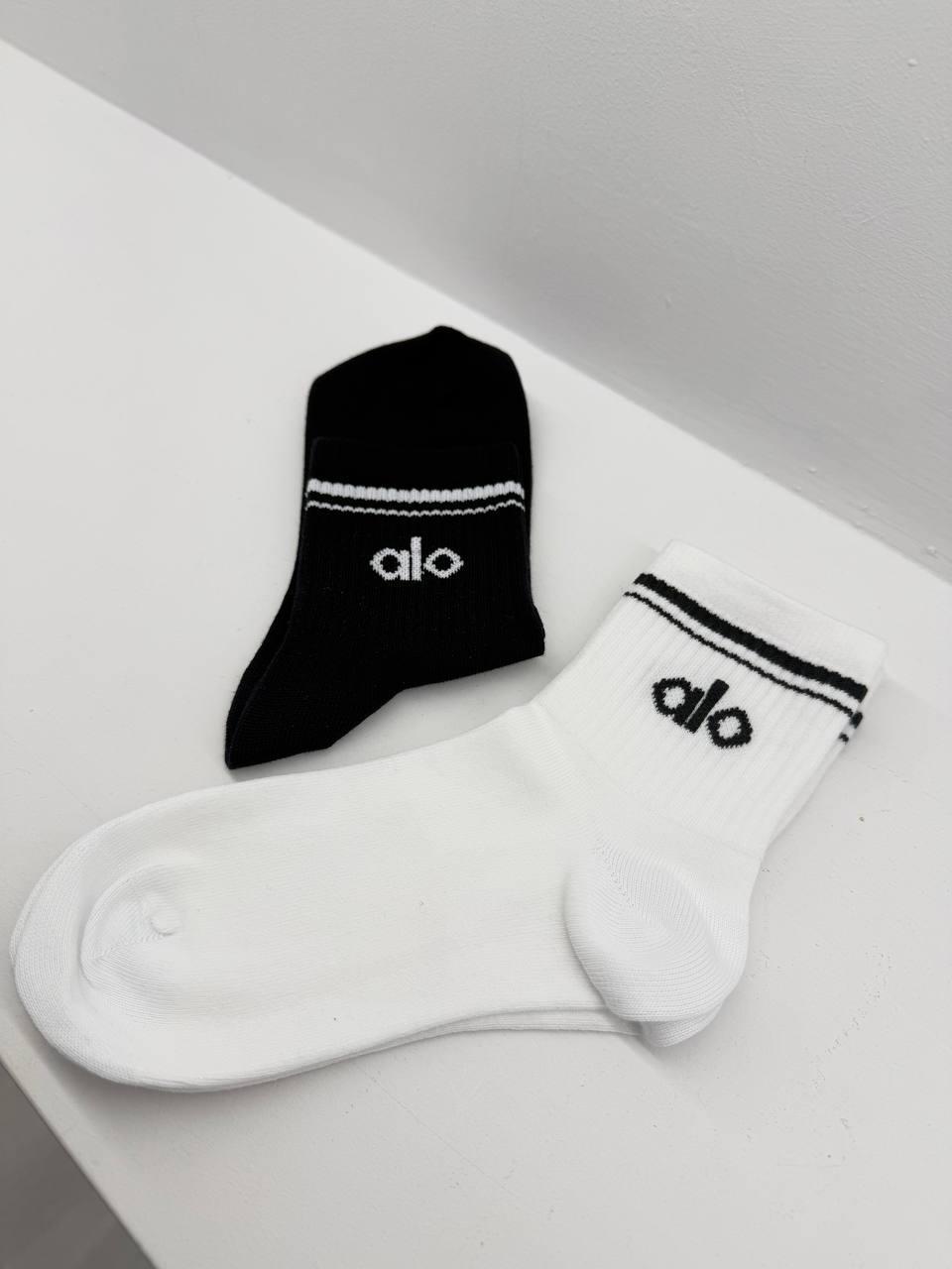 Logolu Şeritli ÇorapHer şey 250TL