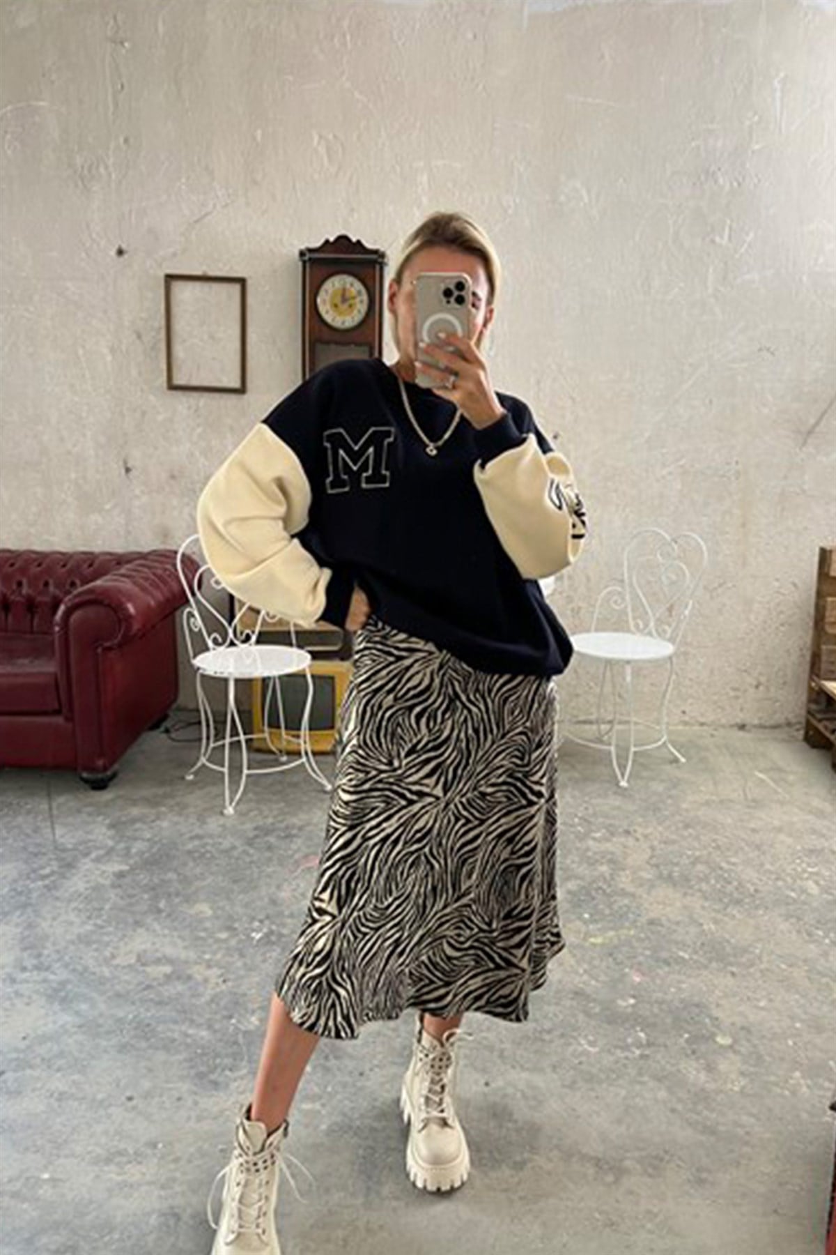 M Harfli Lacivert SweatshirtSWEATSHİRT