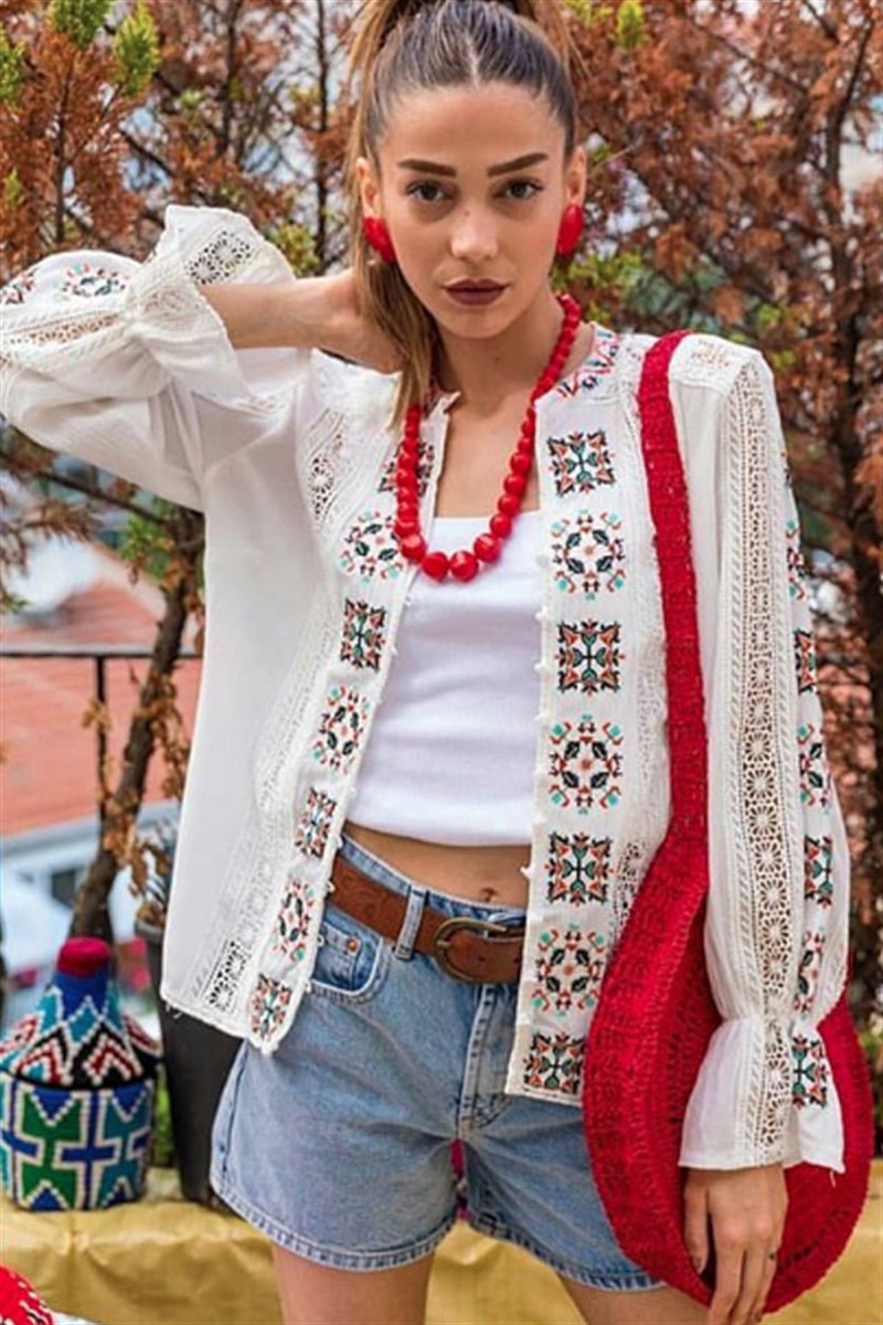 Nakış Detaylı Ceket Tipi Bluz