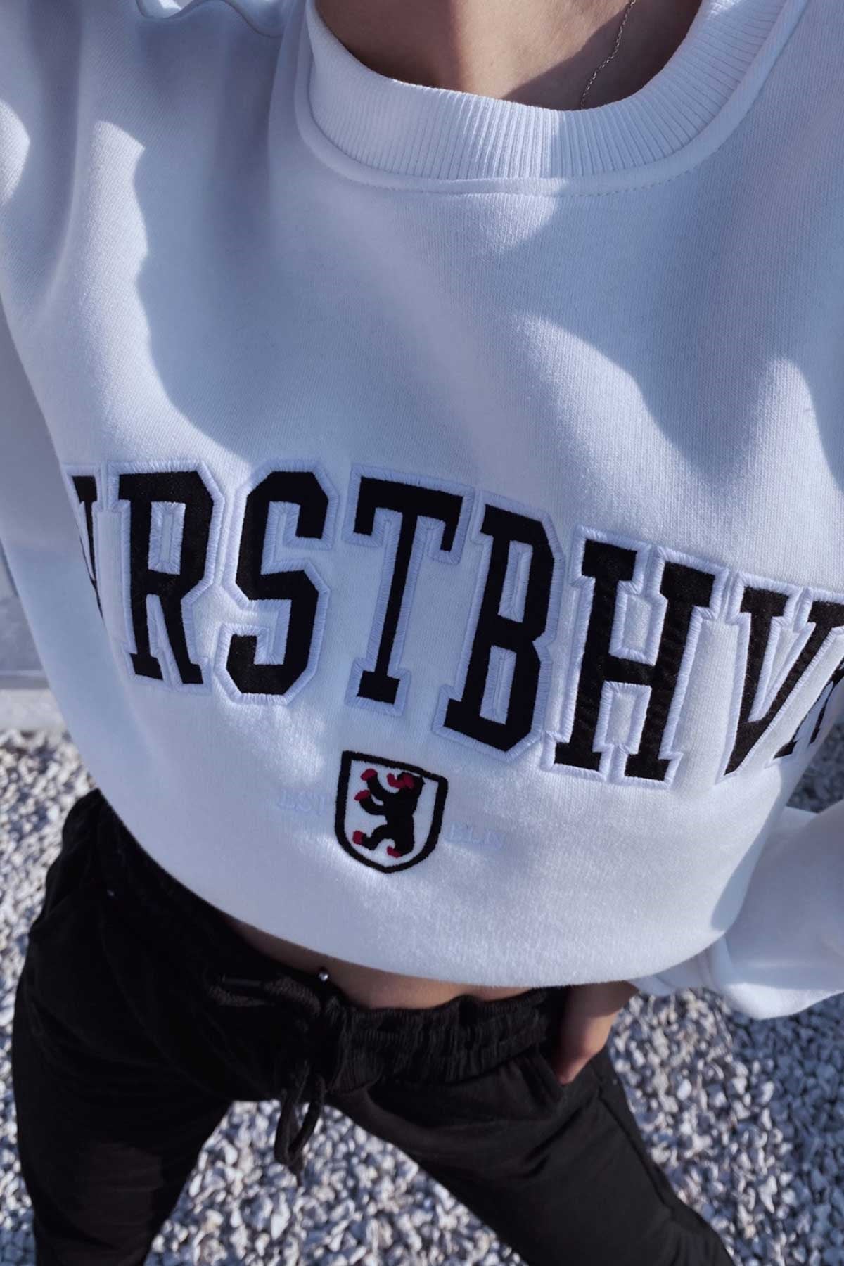 Nakış Yazılı Şardonlu Sweat
