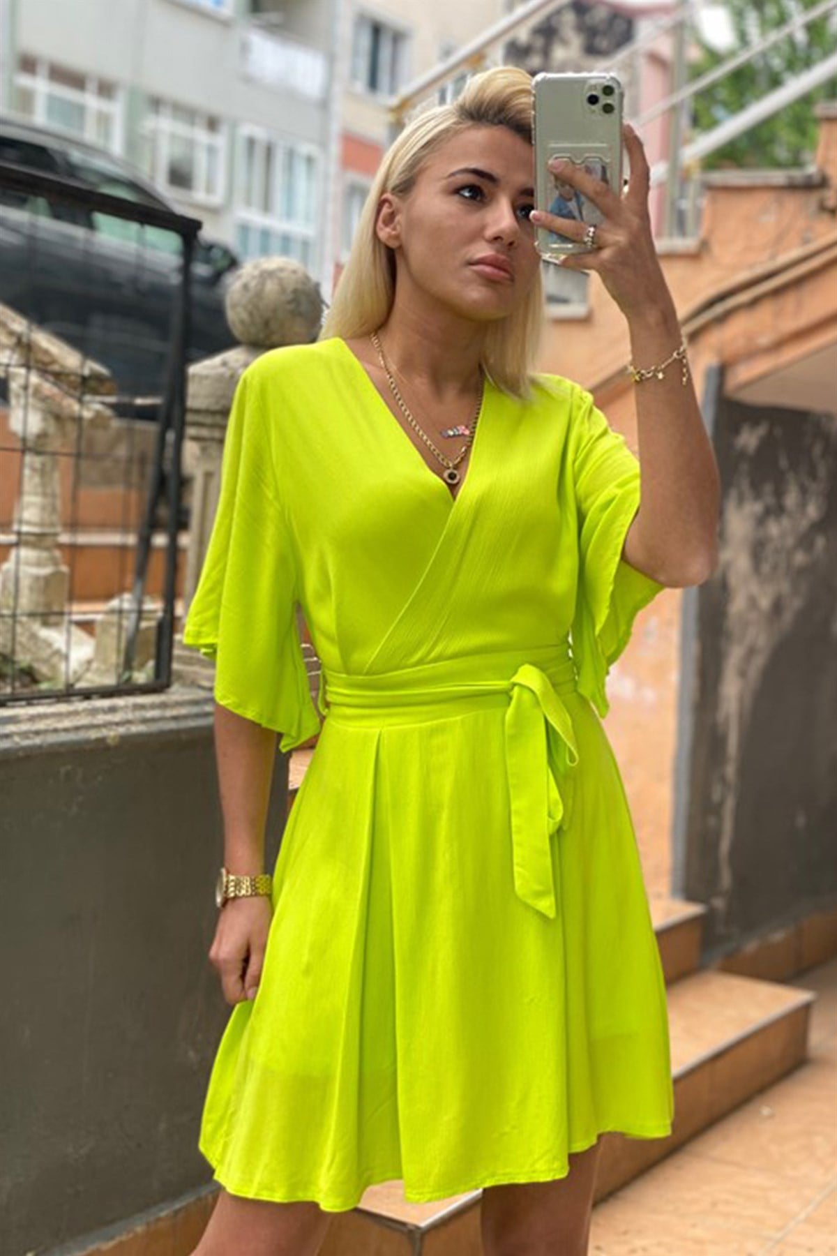Neon Yeşil Kolu Volanlı Şort Astarlı ElbiseELBİSE