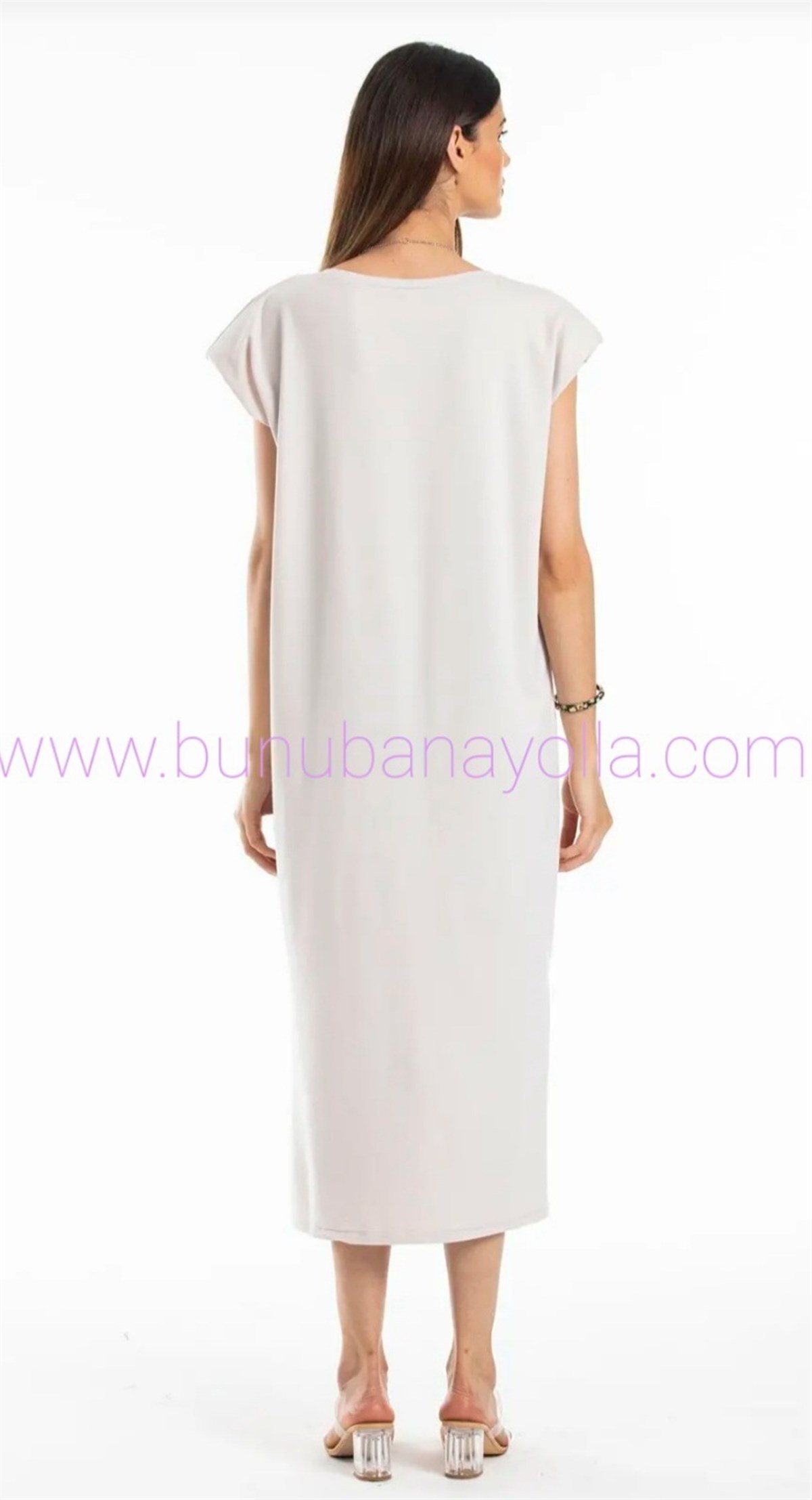 Omuzları Vatkalı Basic Bej Elbise
