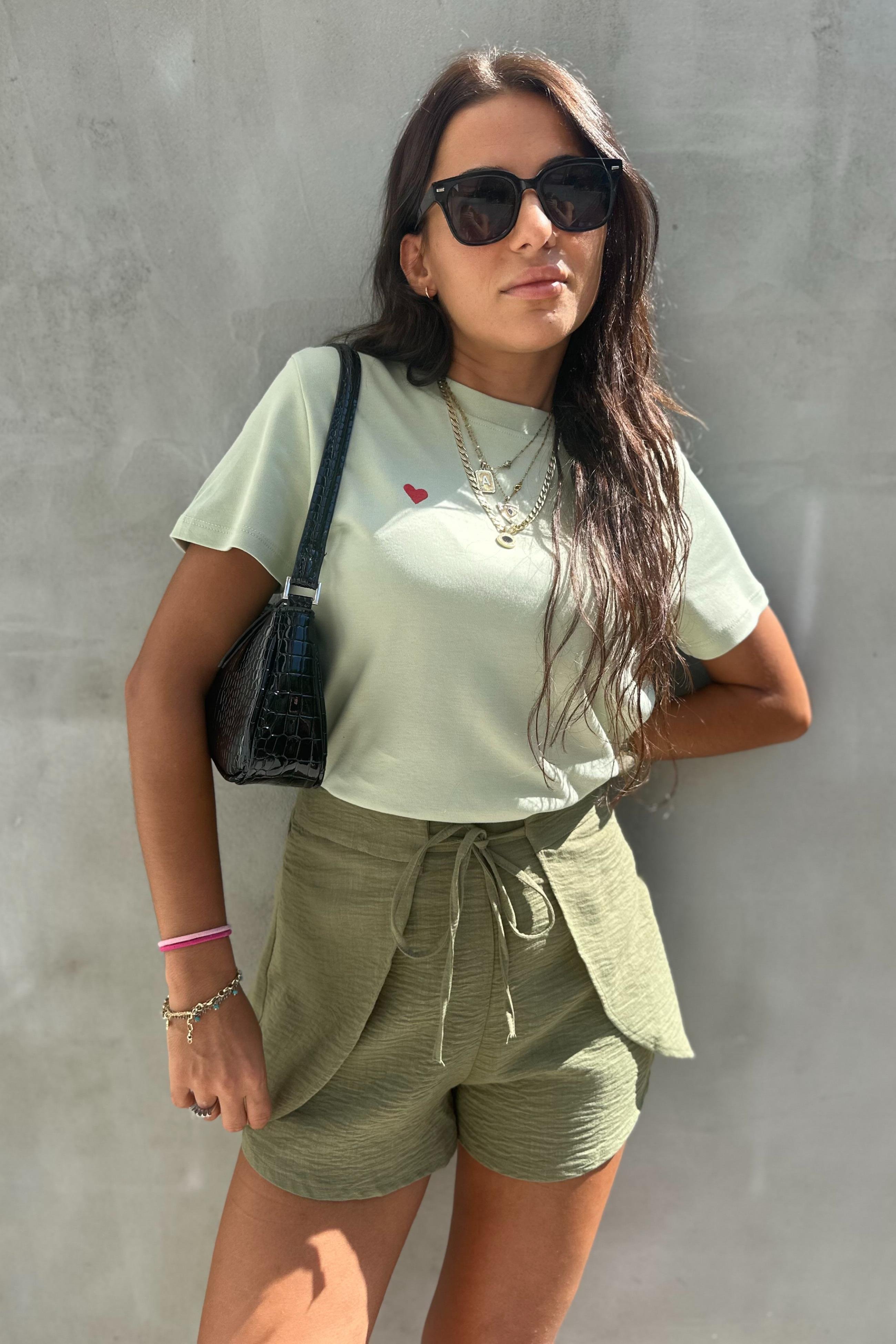 Önden Bağlamalı Haki Keten ŞortHer şey 250TL