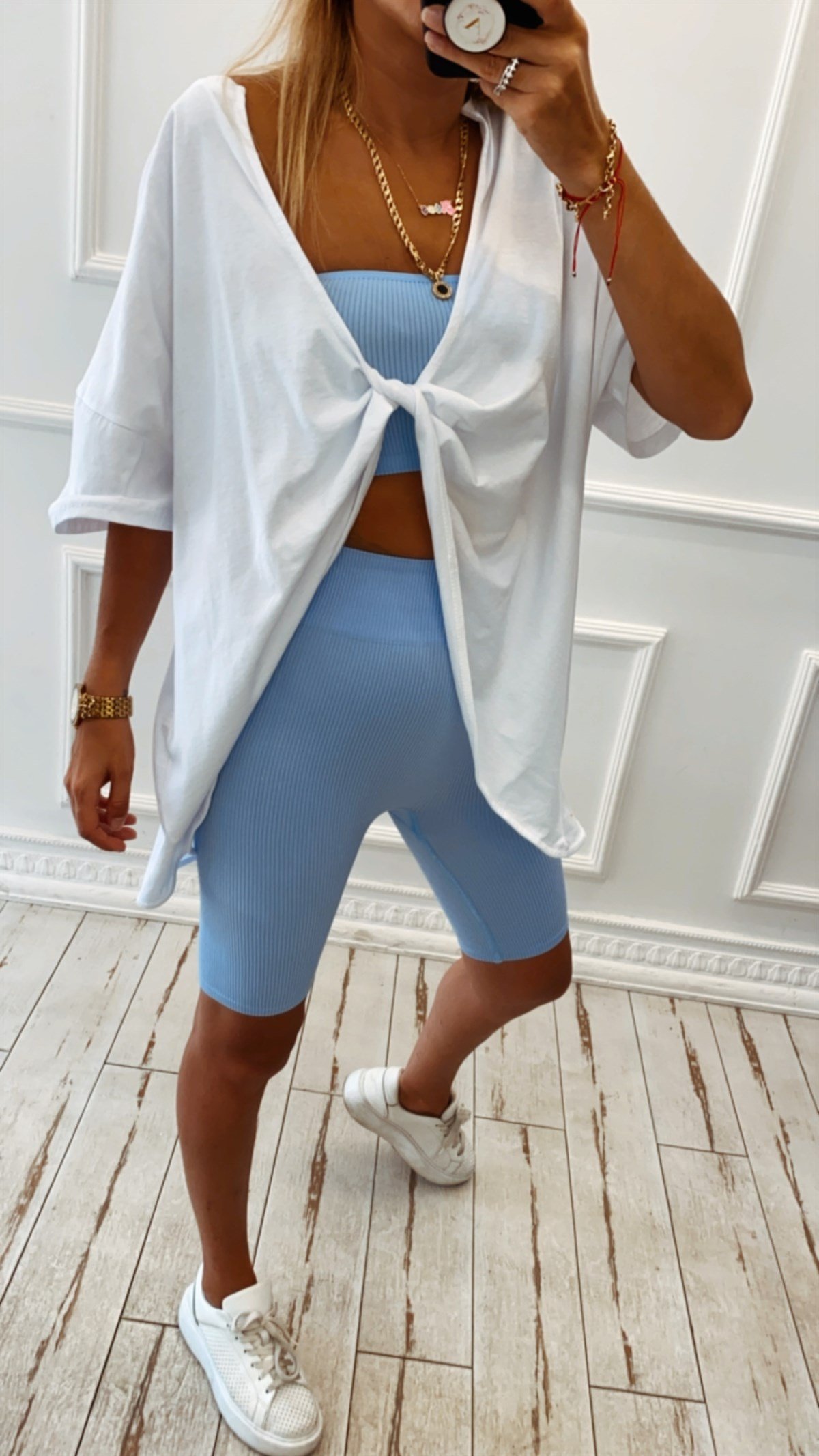 Önü Düğüm Detaylı Beyaz Oversize Basic Tshirt