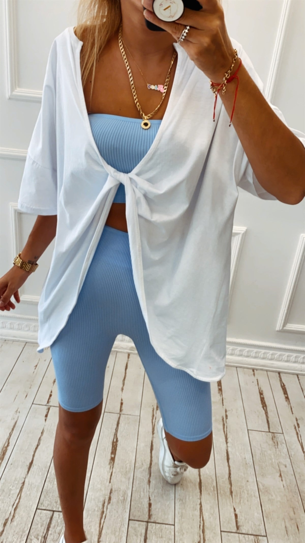Önü Düğüm Detaylı Beyaz Oversize Basic Tshirt