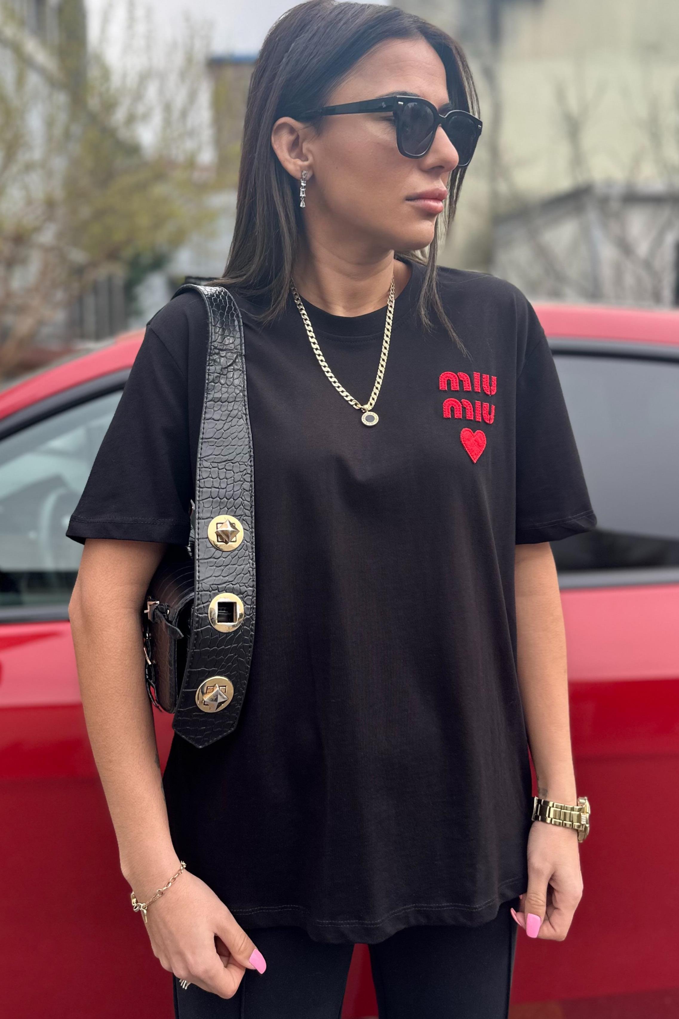 Orjinal Marka Kırmızı Nakışlı Siyah TshirtYENİ GELENLER