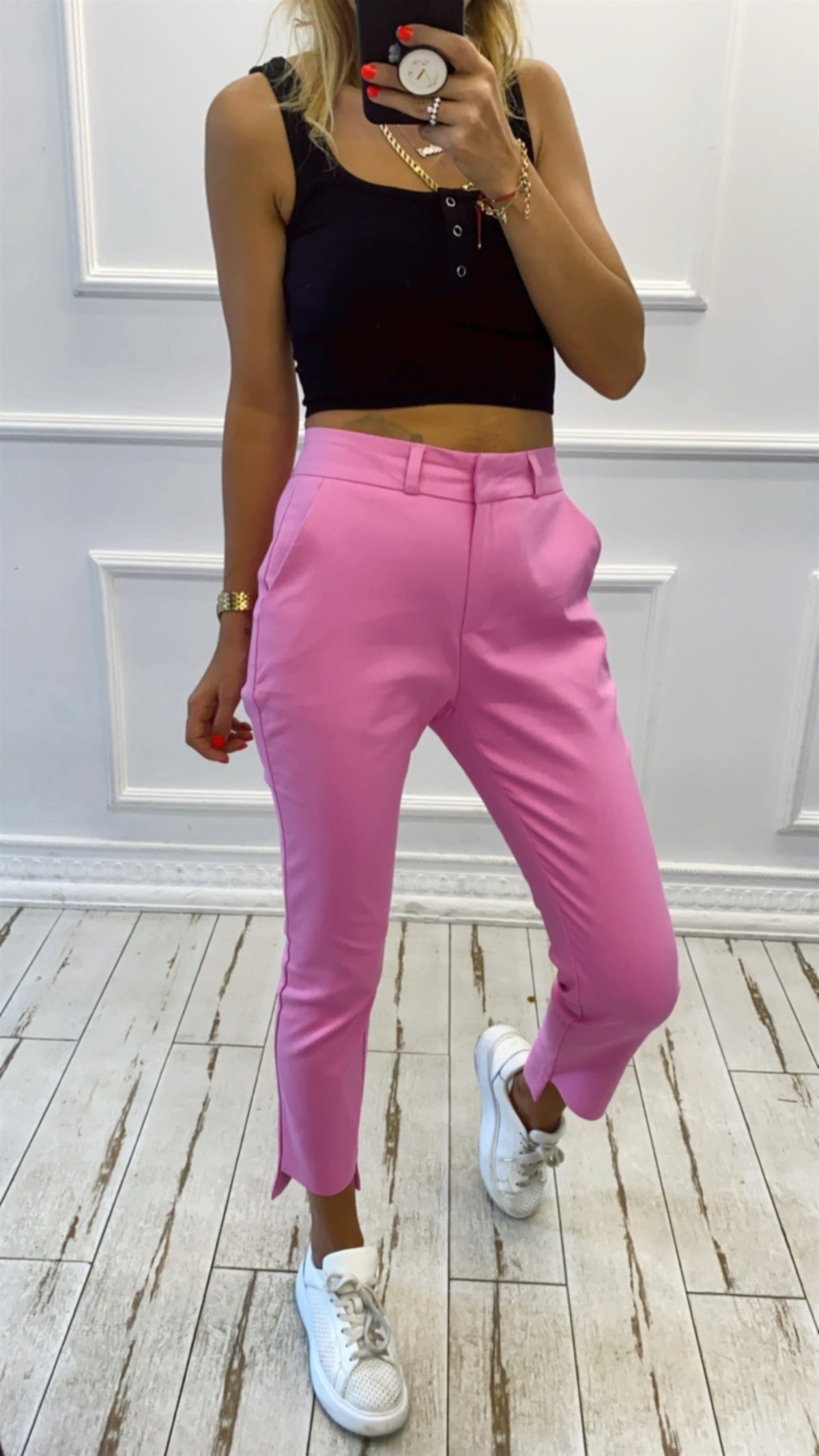 Paça Detaylı Pembe Kumaş Pantolon
