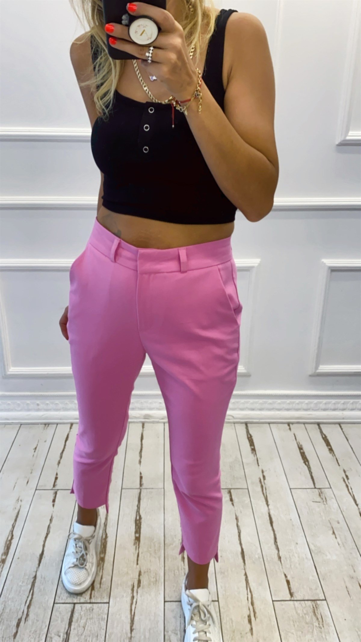Paça Detaylı Pembe Kumaş Pantolon
