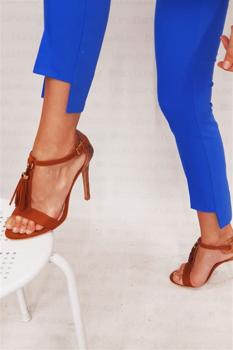 Paça Detaylı Sax Mavisi Havuç Pantalon