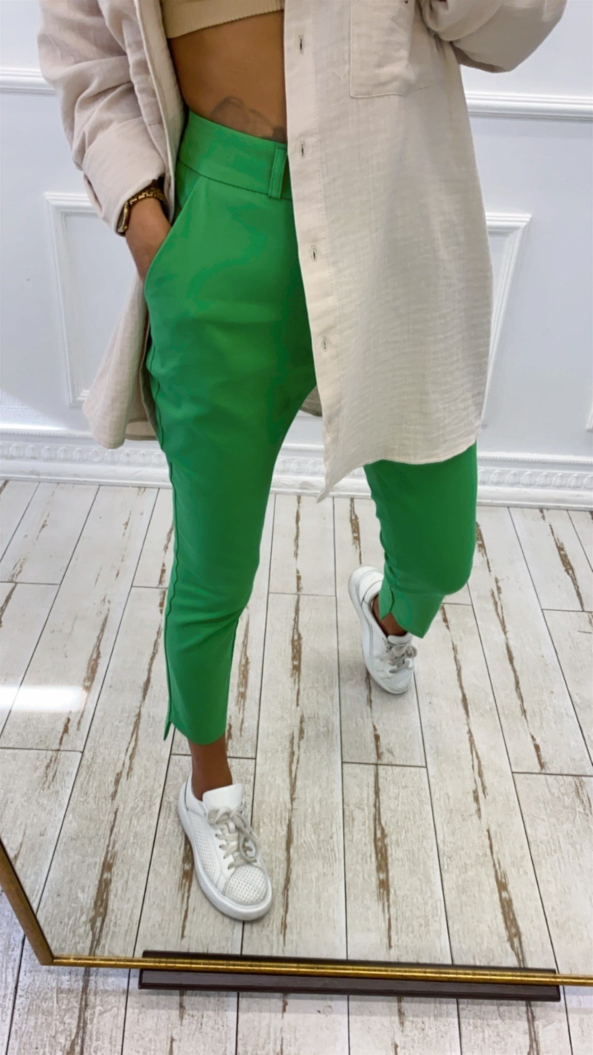 Paça Detaylı Yeşil Kumaş Pantolon