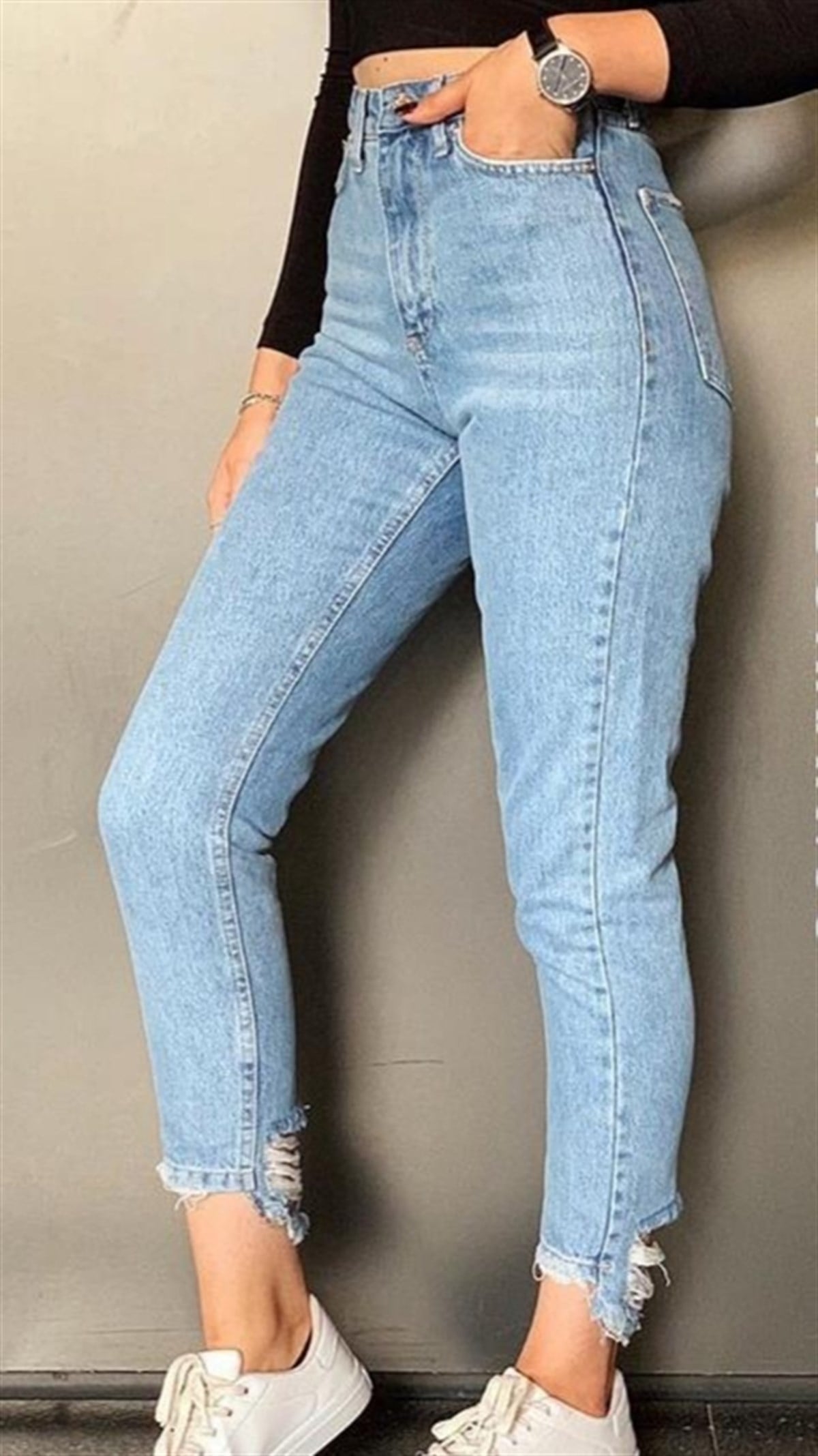 Paça Yırtık Detaylı Relax Jean