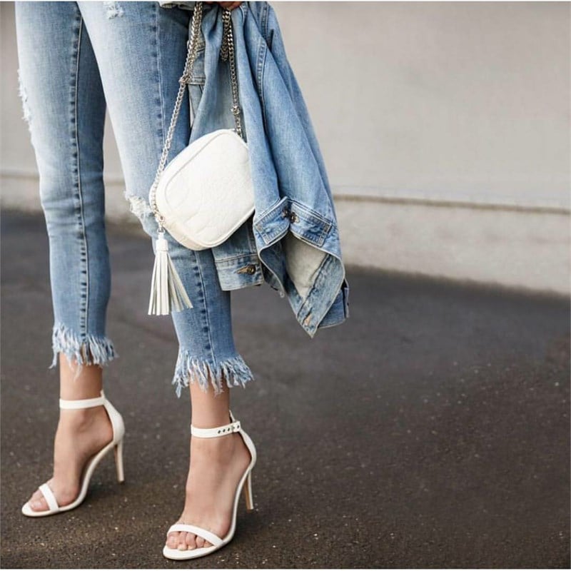 Paçası Püsküllü Eskitmeli Skinny Jean