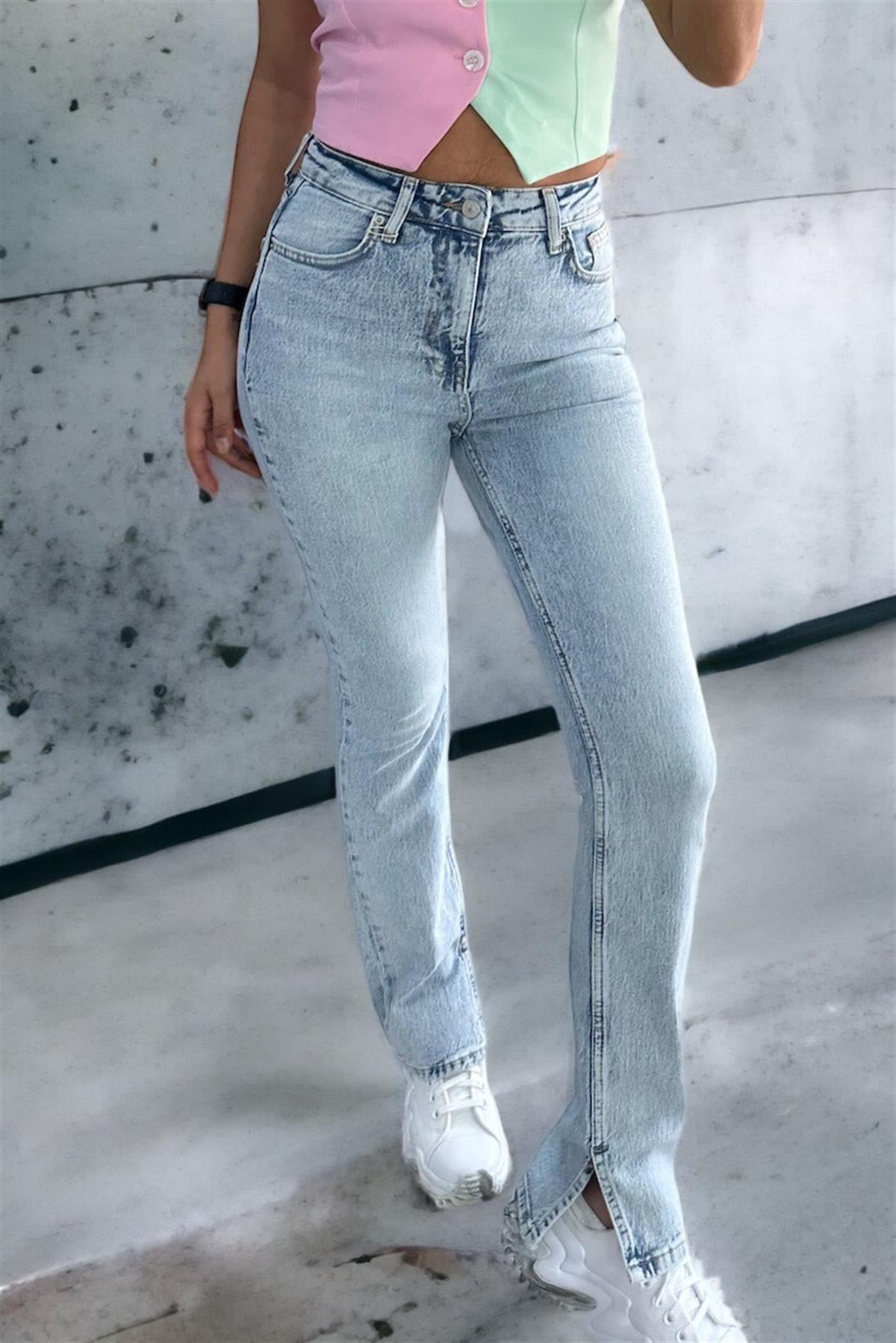 Paçası Yırtmaçlı Kar Yıkama JeanJEAN