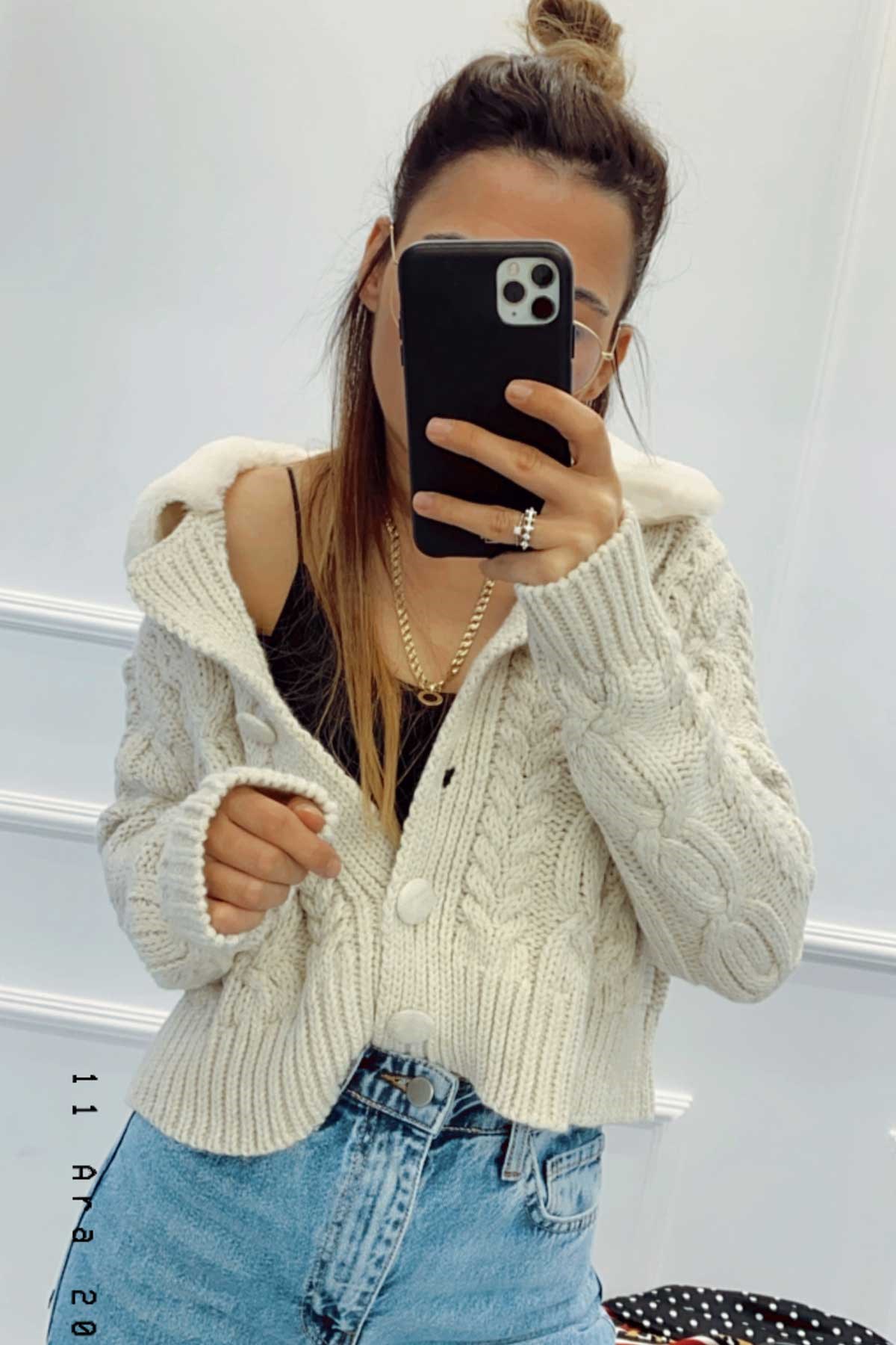 Peluş Detaylı Hırka