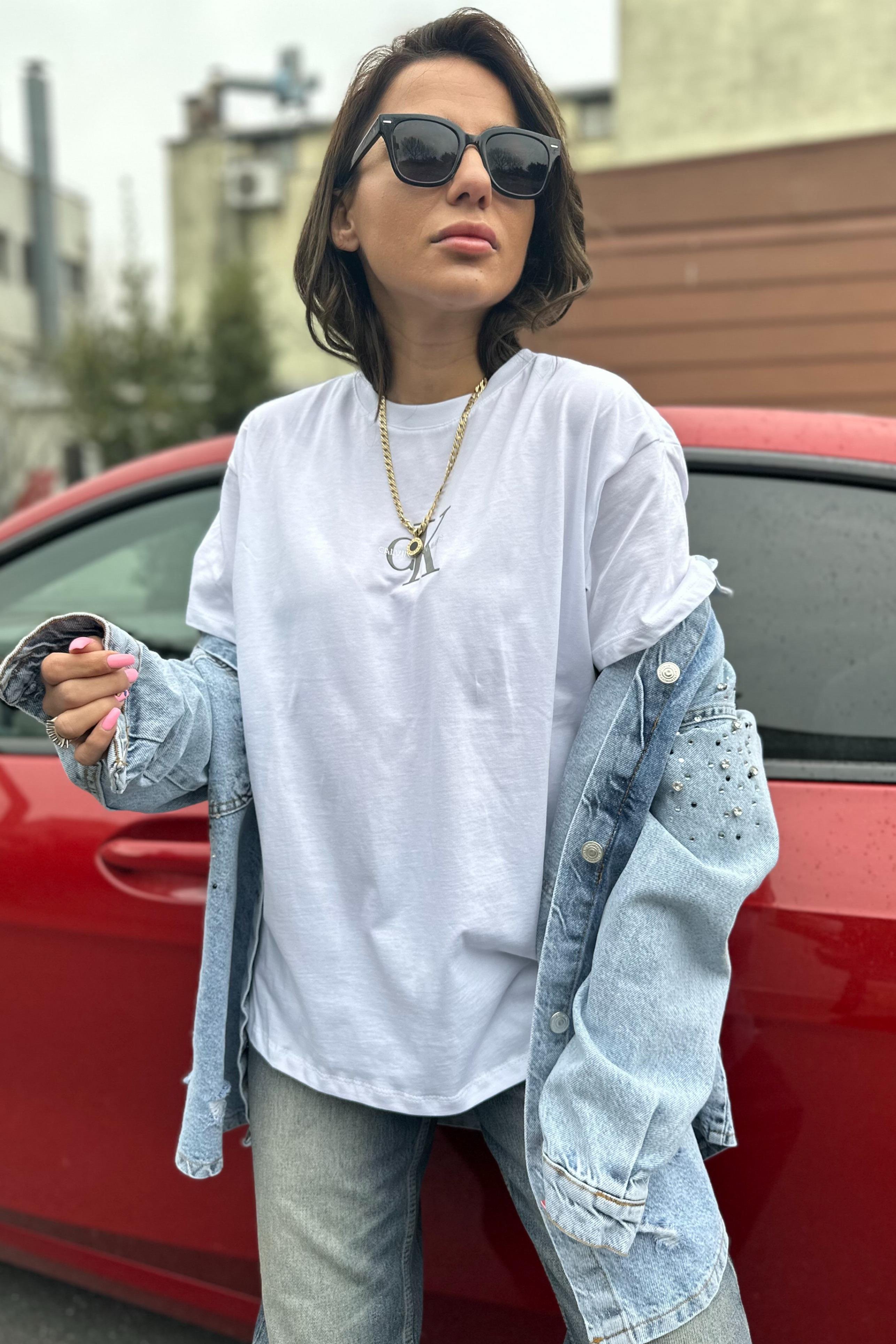 Pul Detaylı Orjinal Marka Oversize TshirtYENİ GELENLER