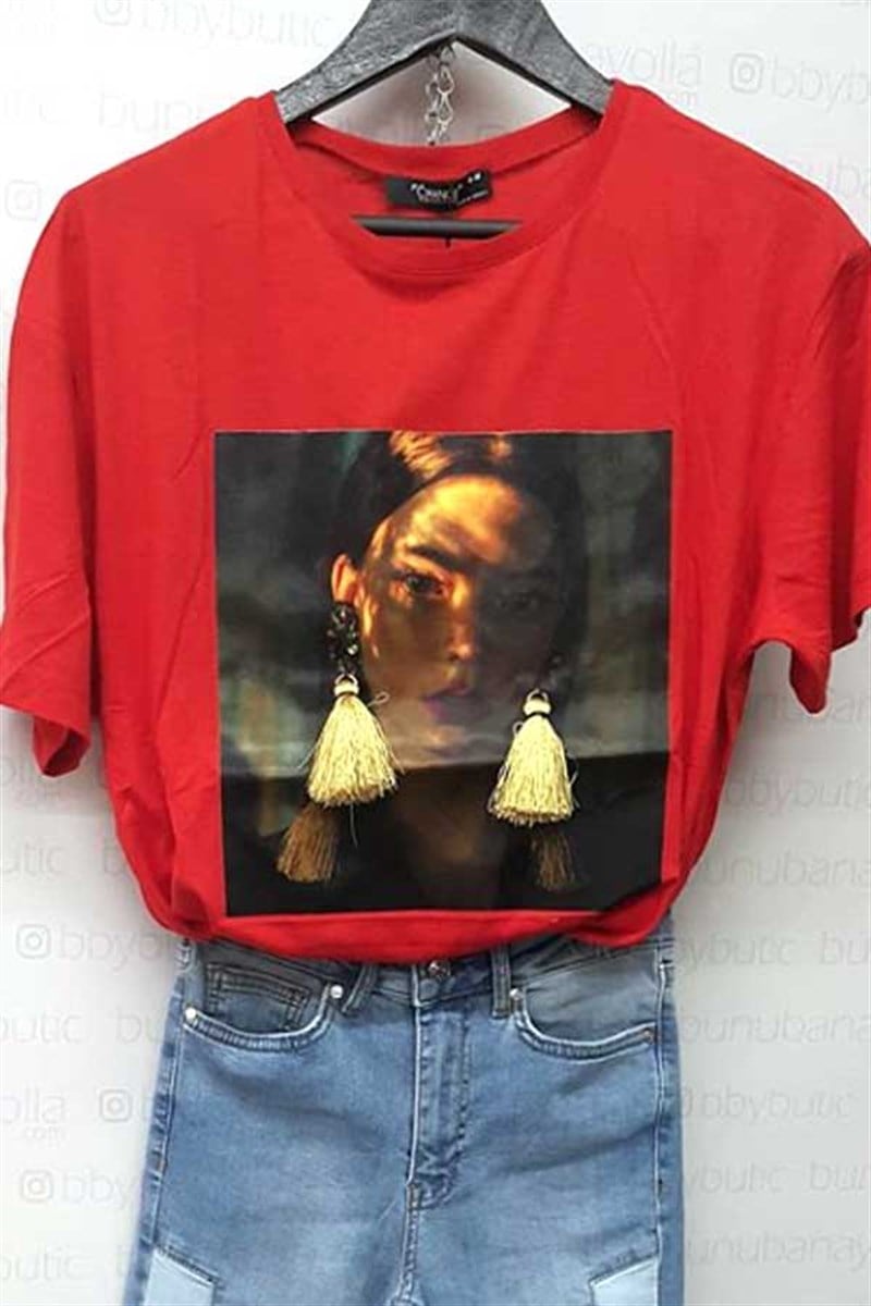 Püskül Küpeli Kız Tshirt