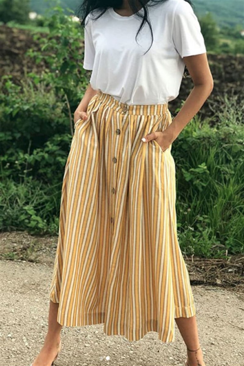 Sarı Çizgili Düğmeli Midi Etek