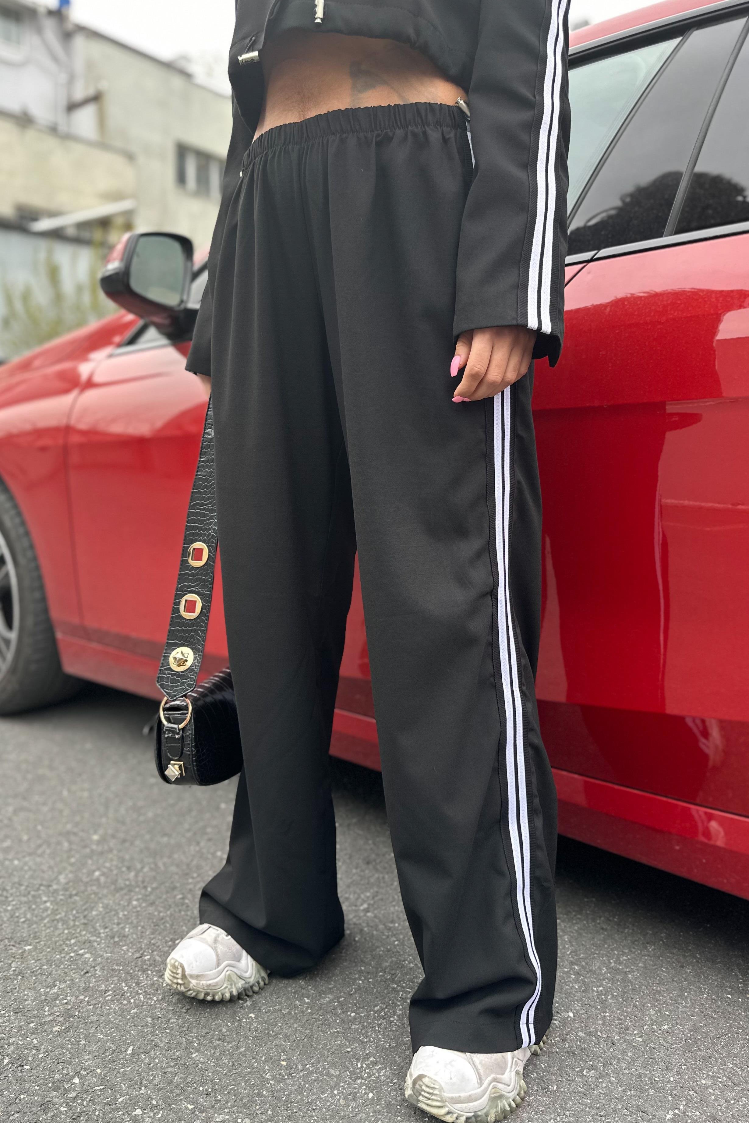 Şeritli Siyah PantolonYENİ GELENLER
