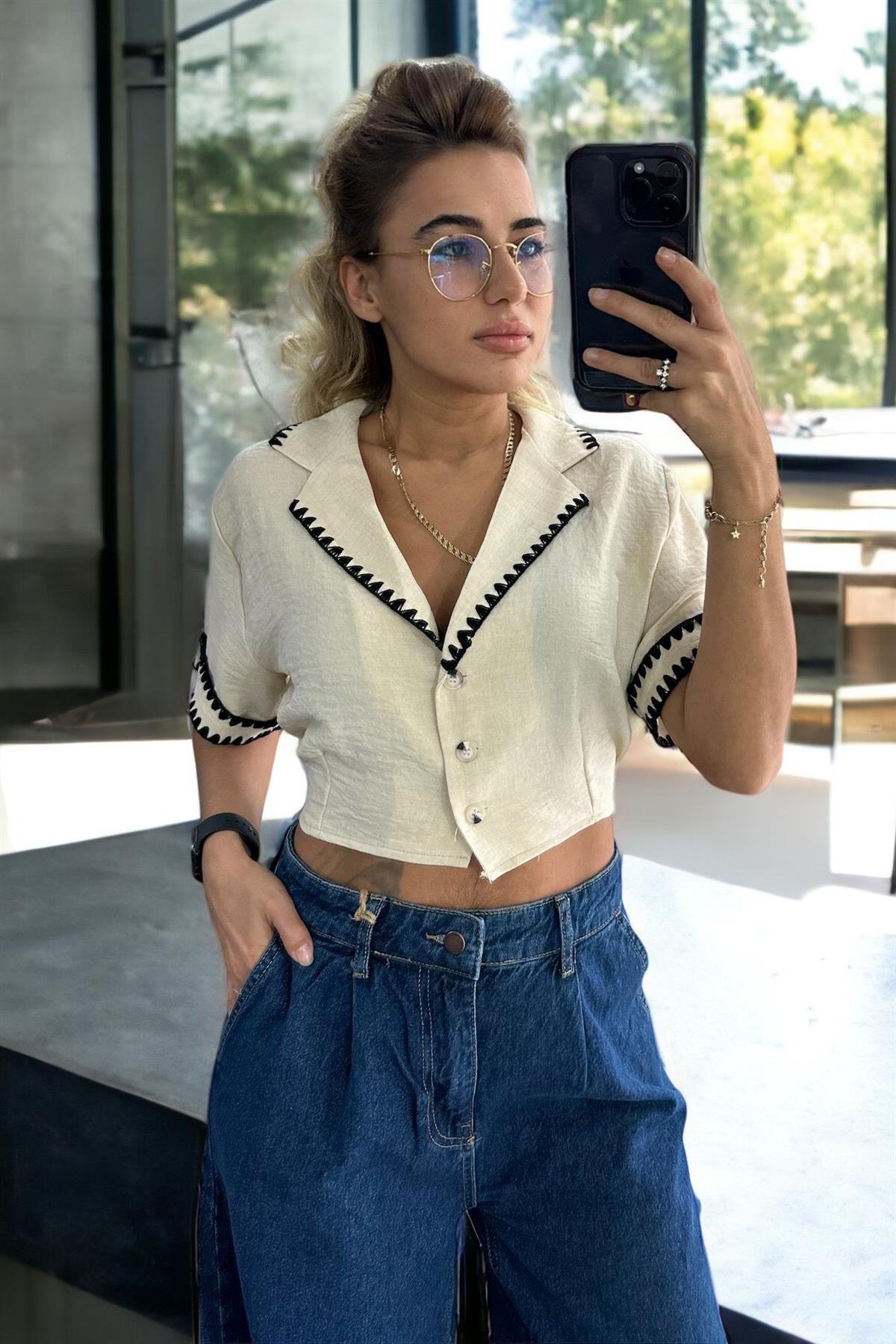 Sırt Detaylı Keten BluzBLUZ