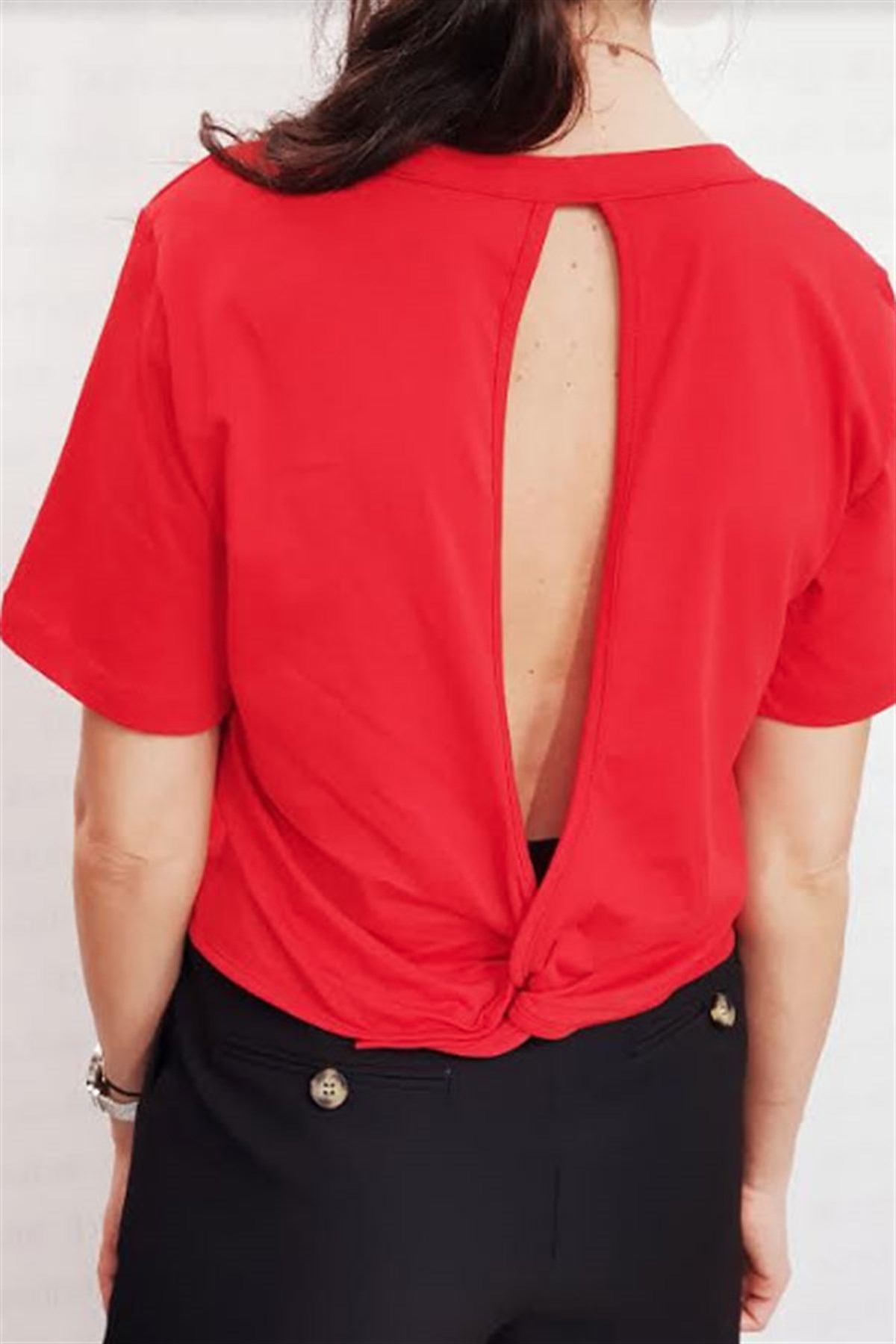 Sırt Pencereli Kısa Tshirt