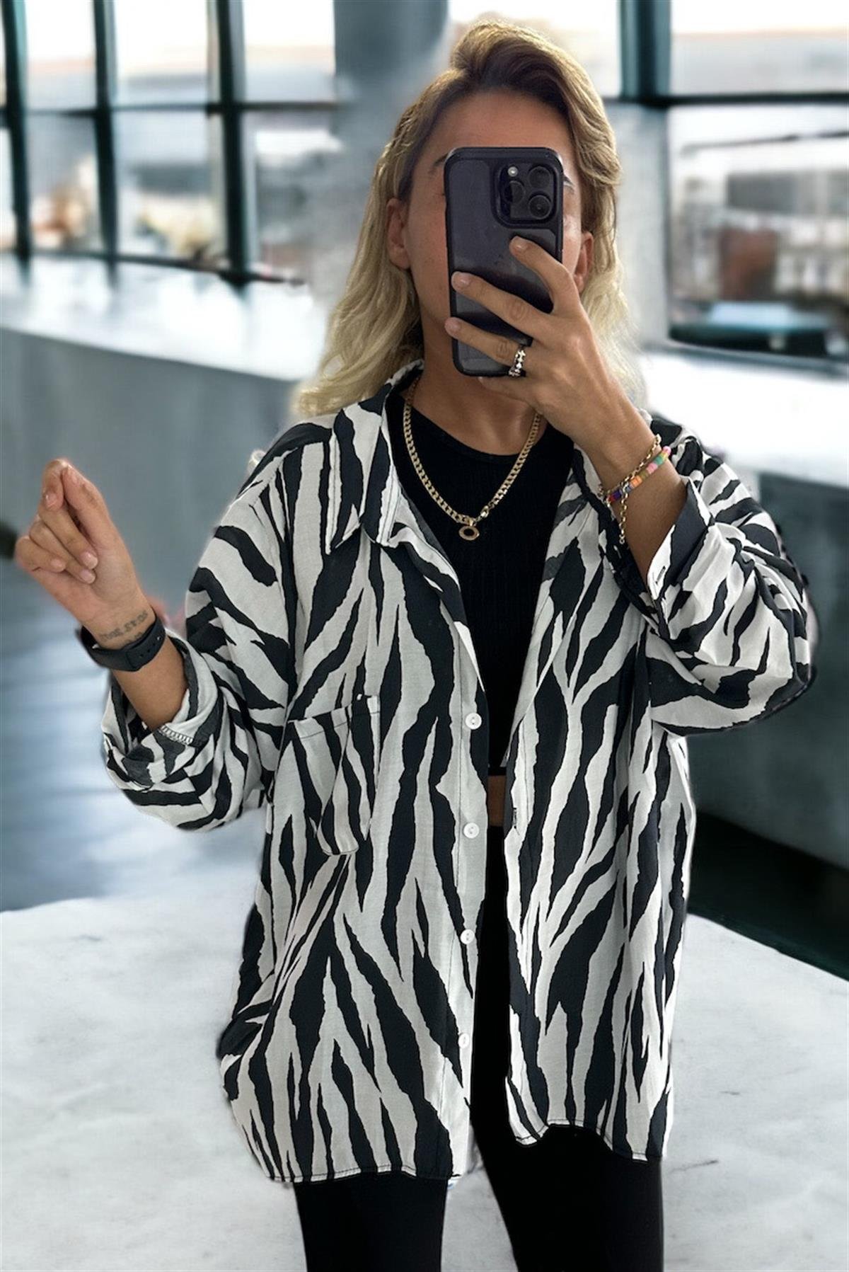 Siyah Beyaz Zebra Oversize GömlekGÖMLEK
