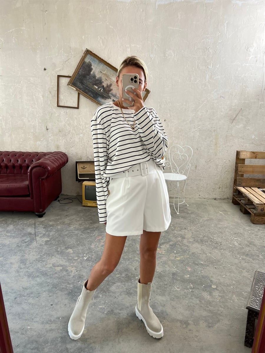 Siyah Çizgili Beyaz SweatshirtSWEATSHİRT