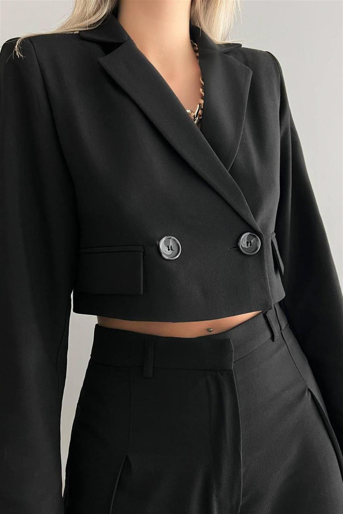 Siyah Crop Ceket Pantolon TakımTAKIMLAR
