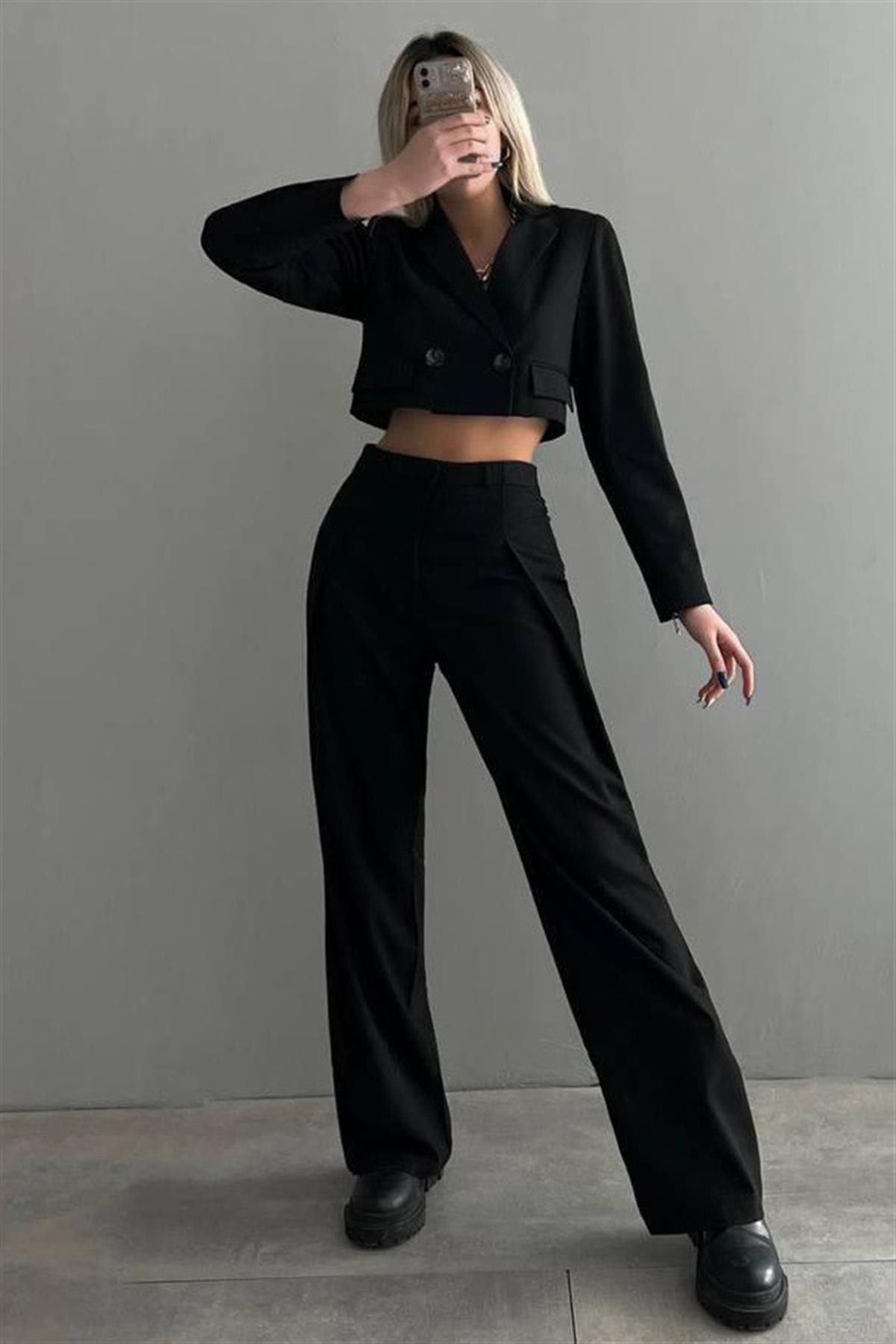 Siyah Crop Ceket Pantolon TakımTAKIMLAR