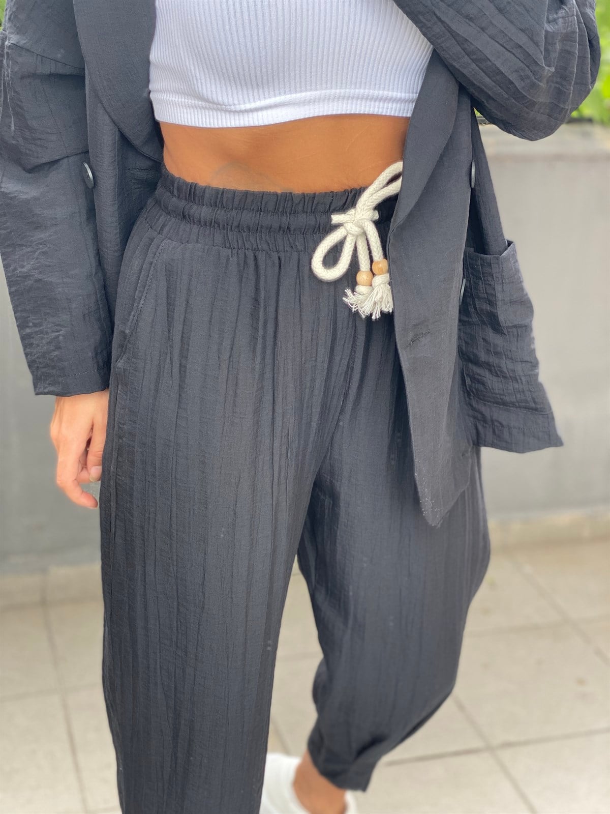 Siyah Paça Pensli Beli Lastikli PantolonPANTOLON
