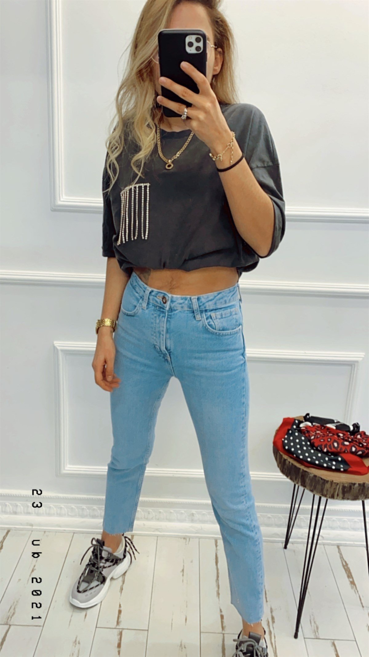 Taş Püskül Detay Orijinal Marka Tshirt